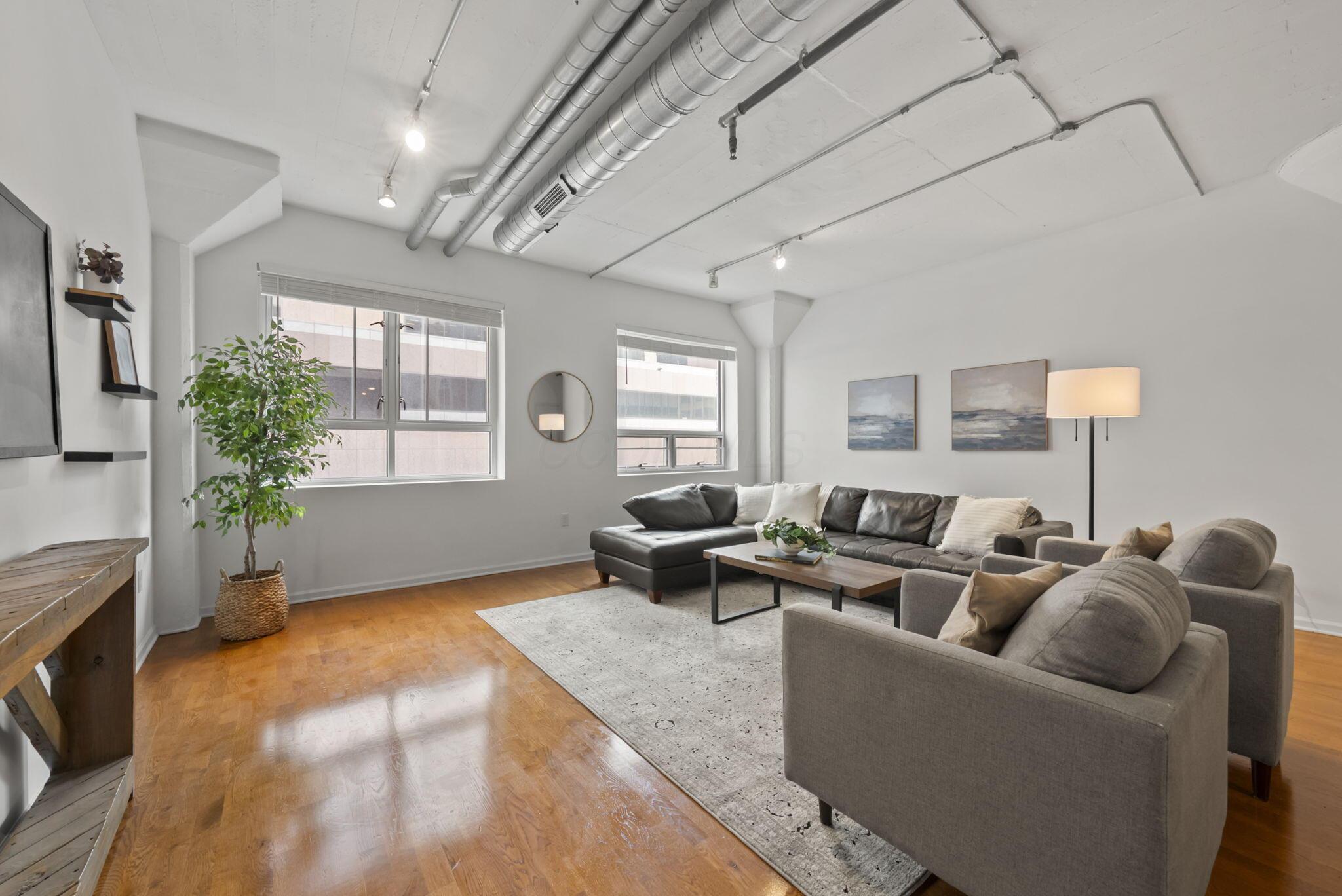 221 N Front Street, 202