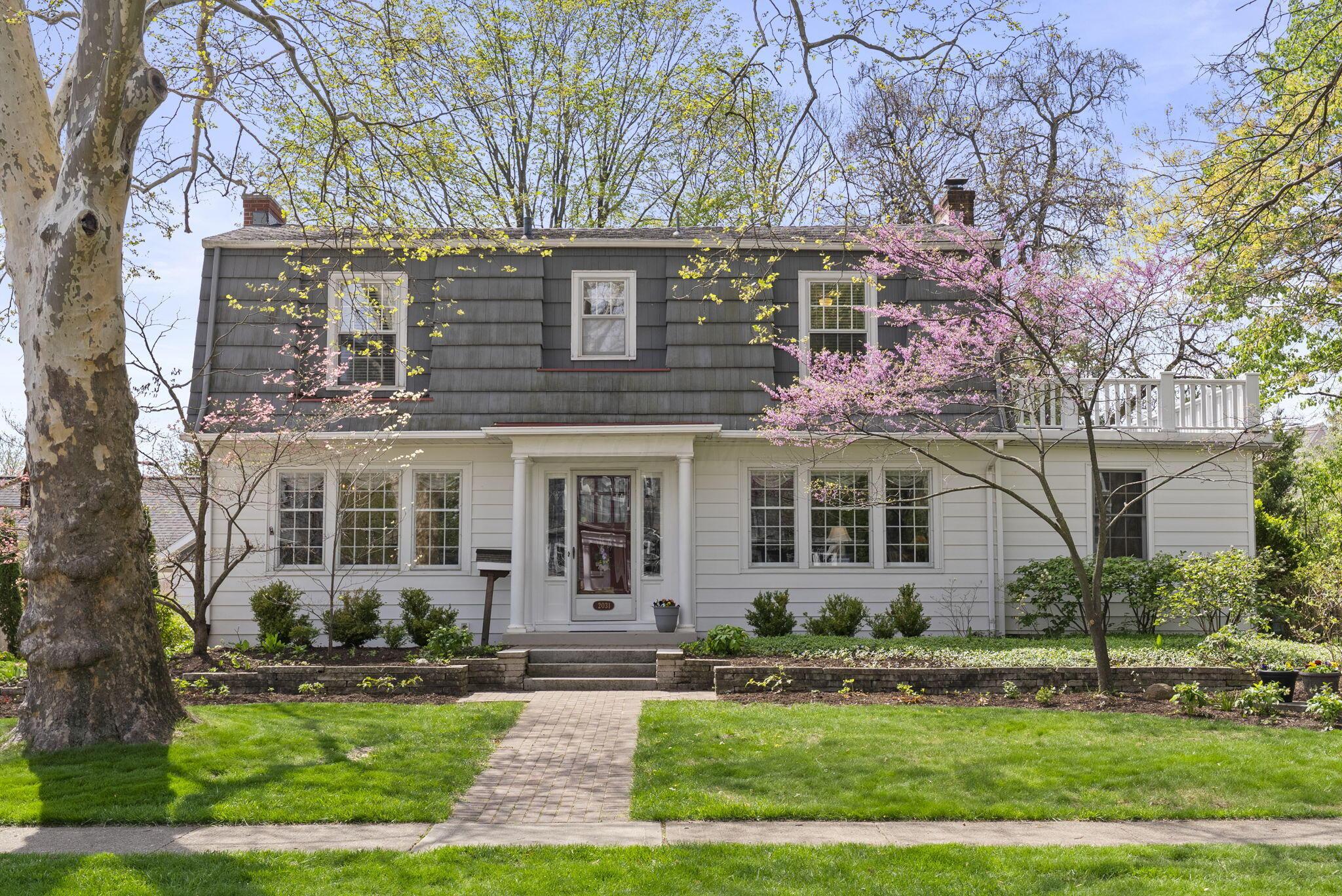 2031 N Devon Road