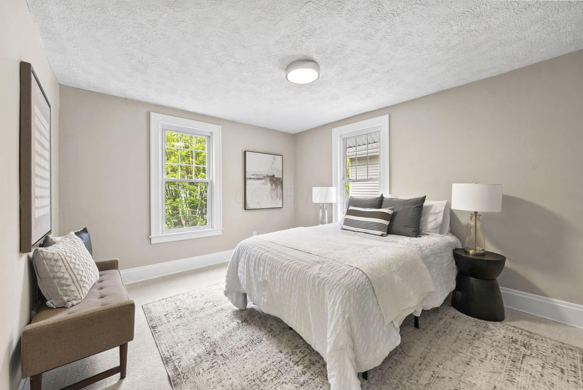 81 W Lakeview Avenue W