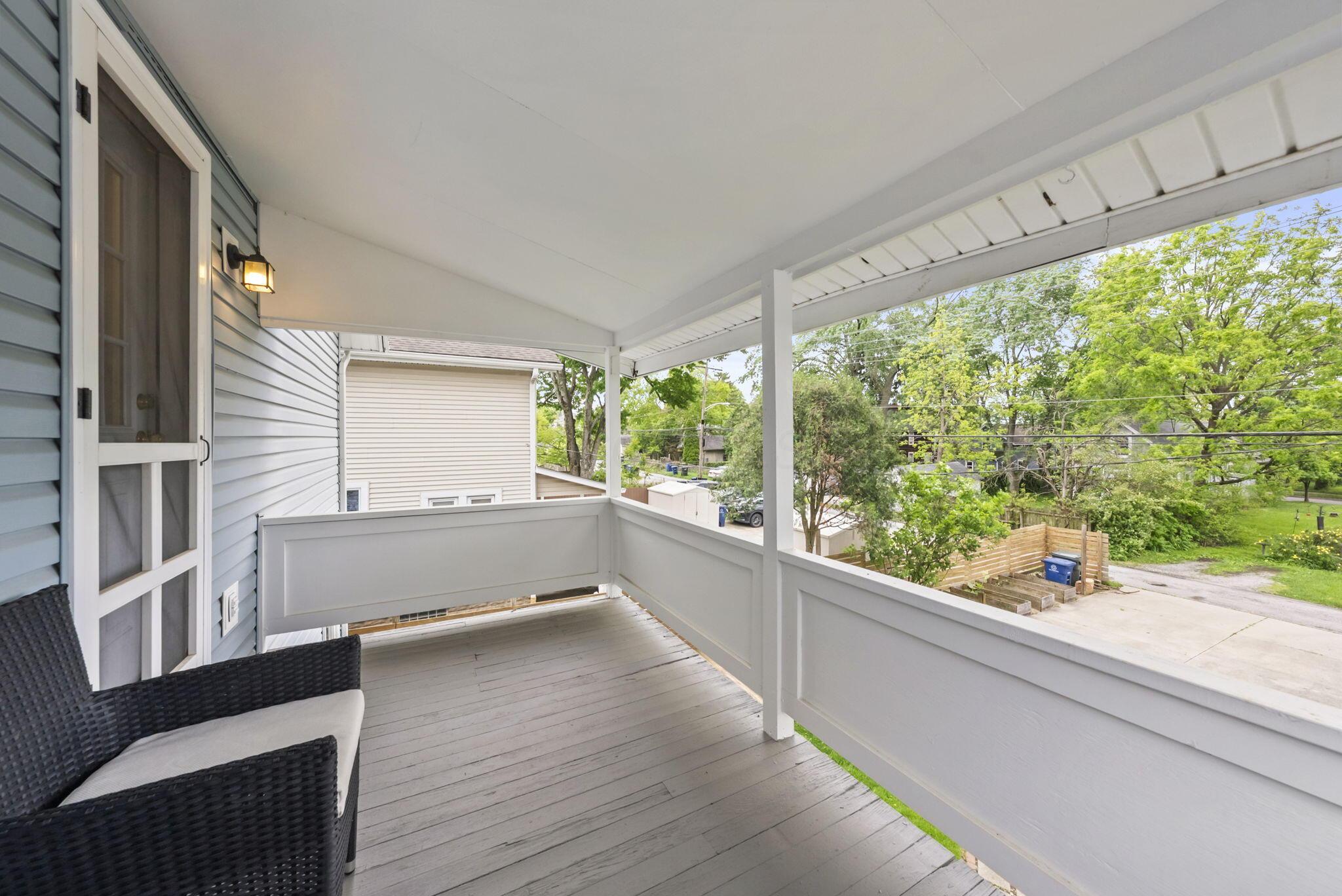 81 W Lakeview Avenue W