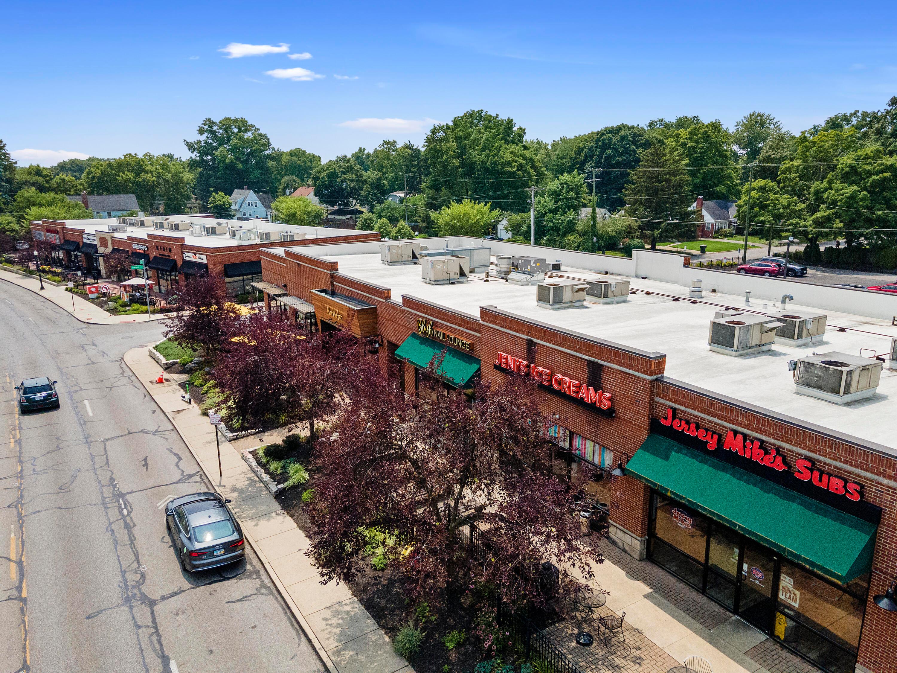 81 W Lakeview Avenue W