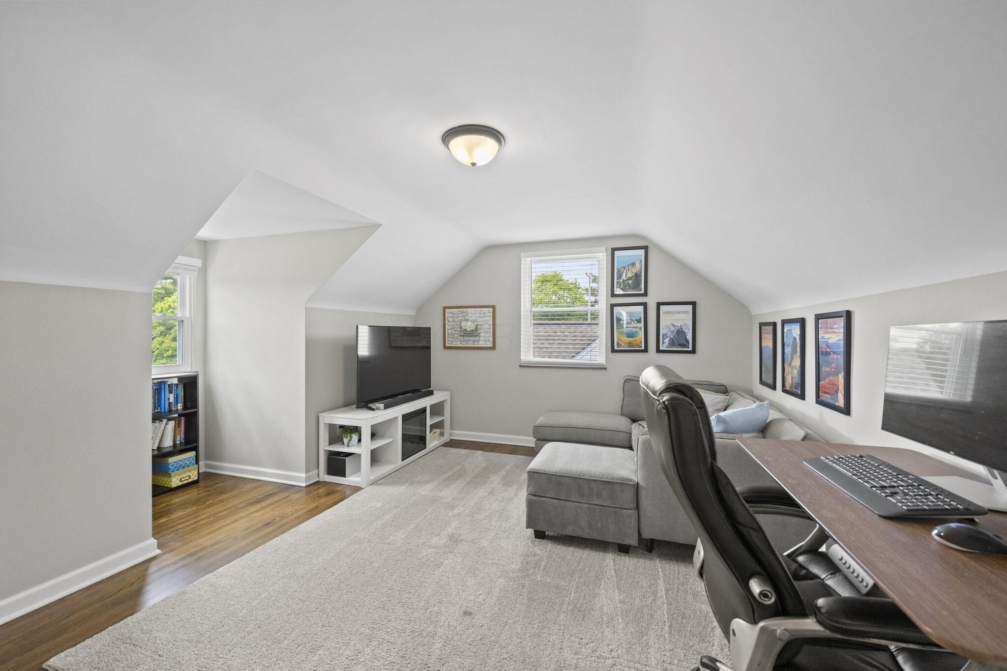 268 S Southampton Avenue