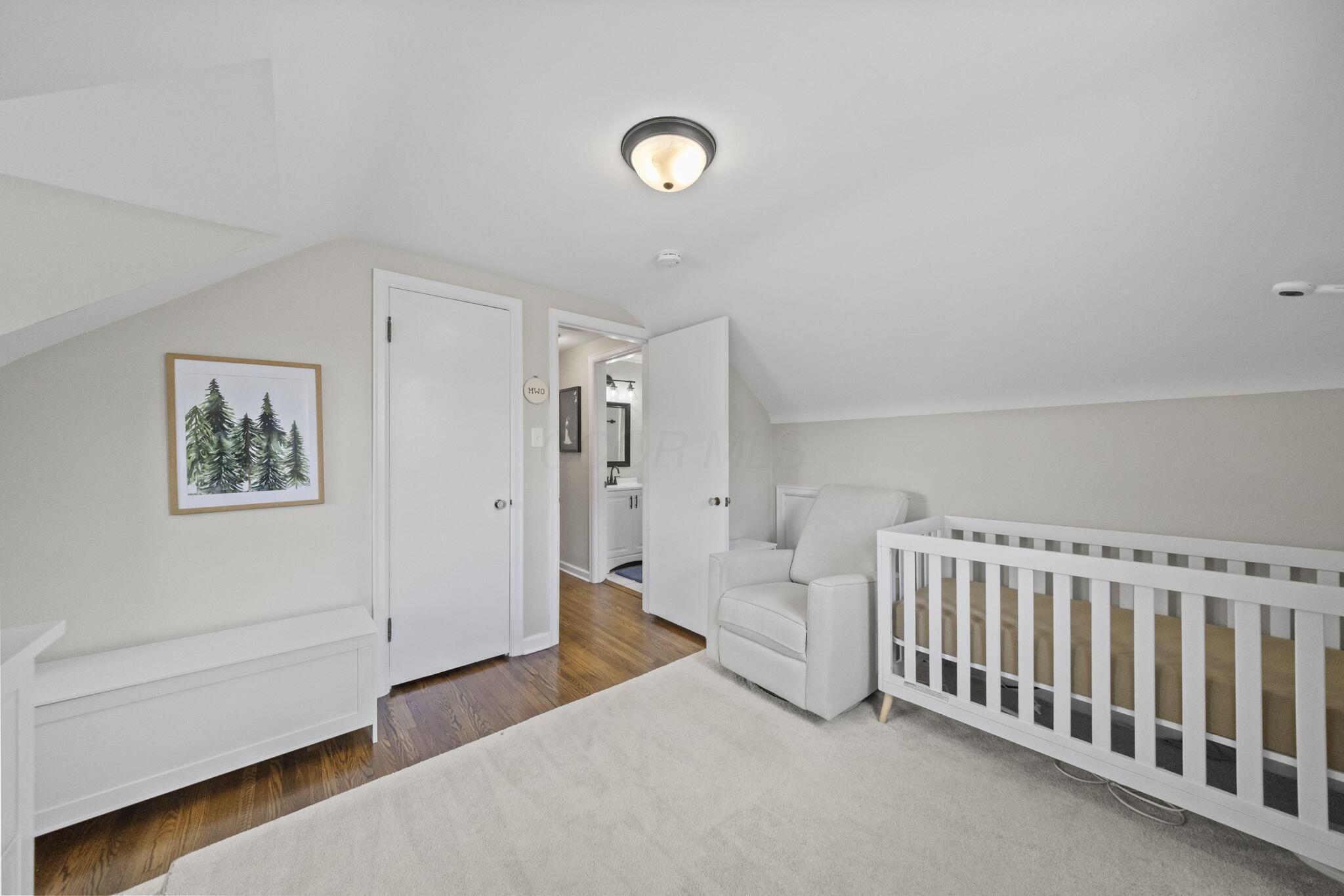 268 S Southampton Avenue