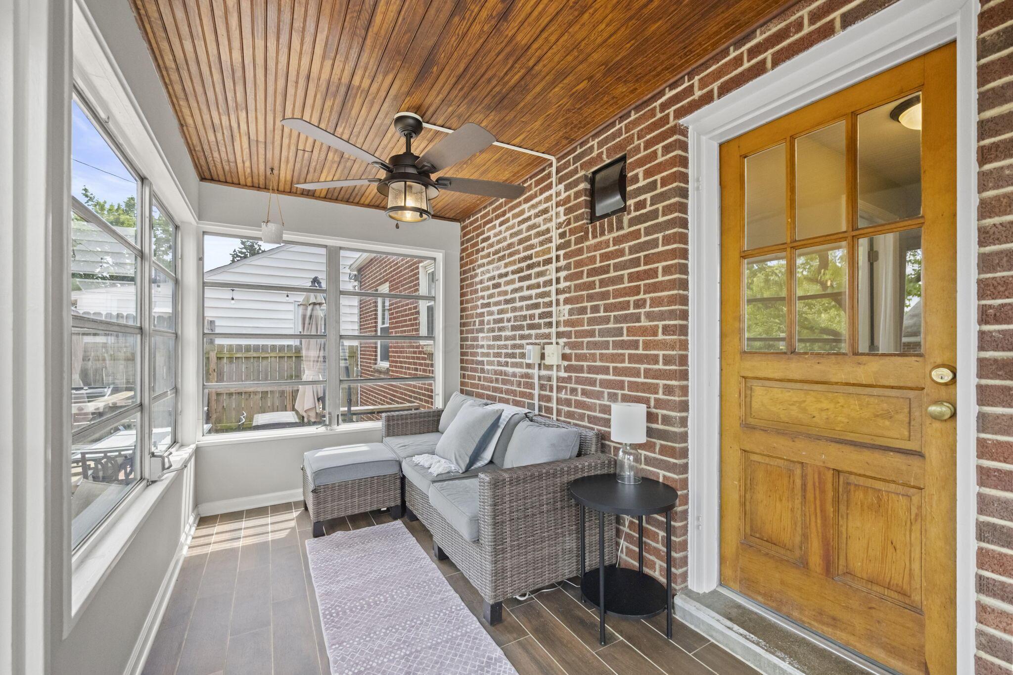 268 S Southampton Avenue
