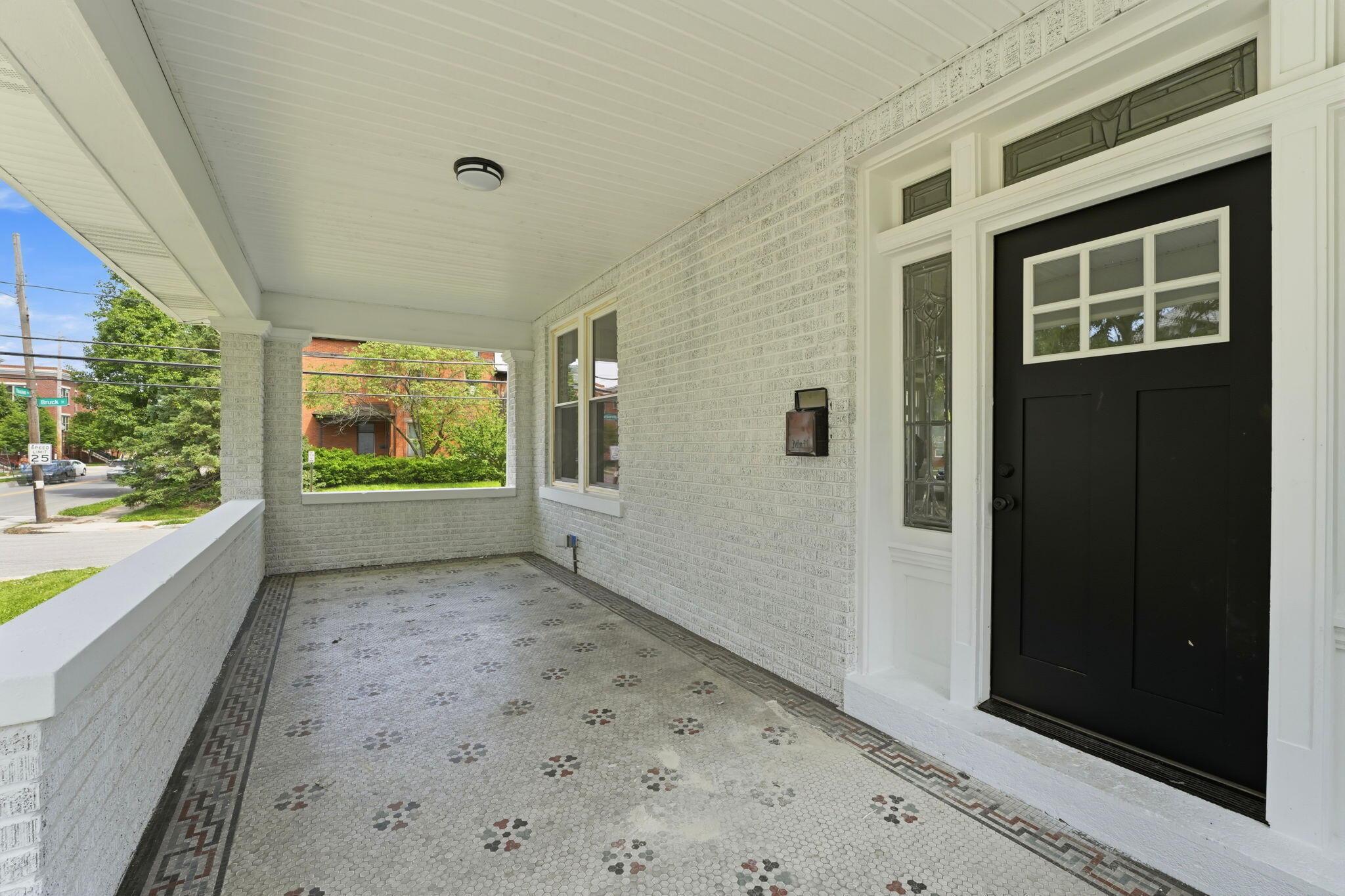 299 Thurman Avenue
