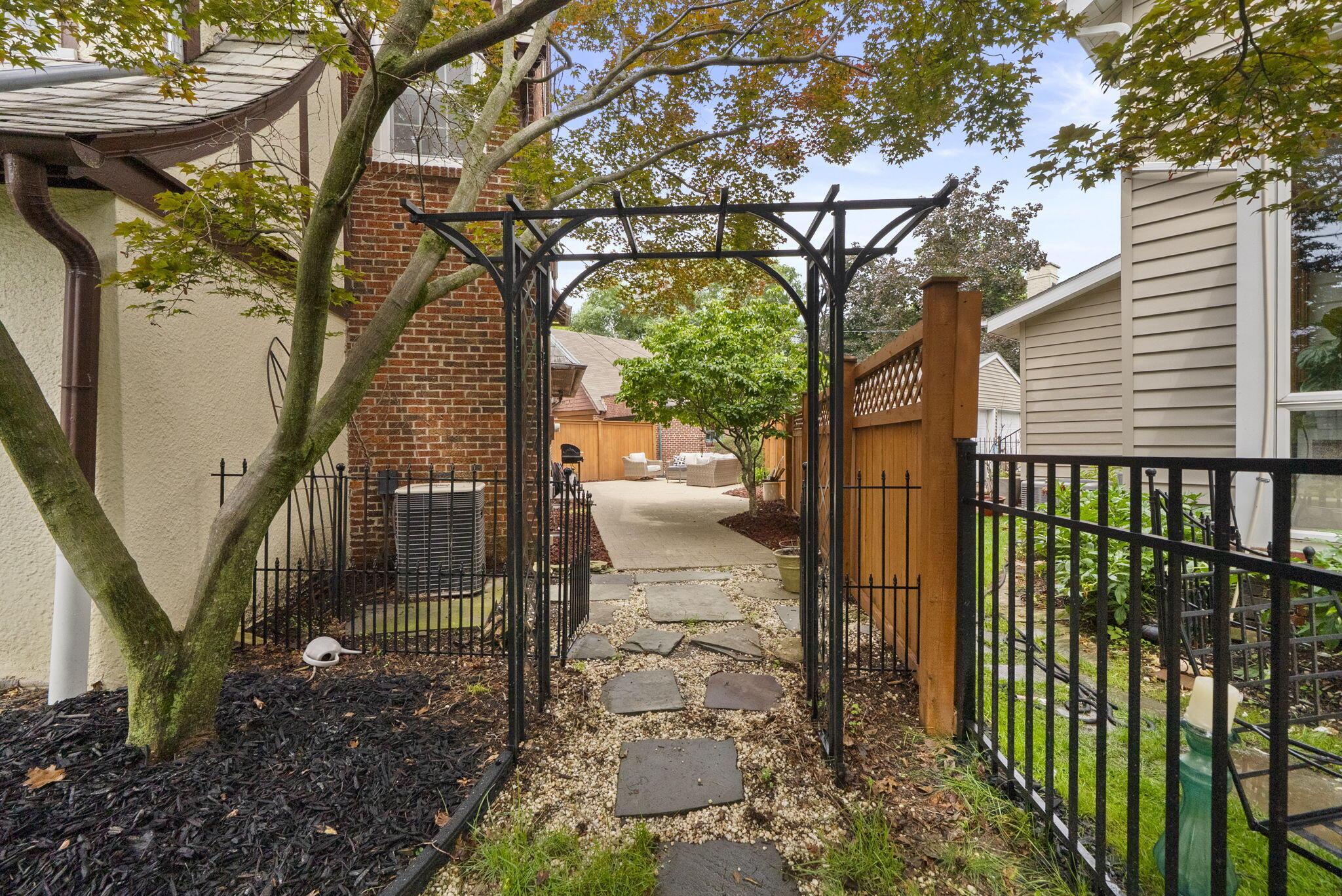 1872 Stanford Road