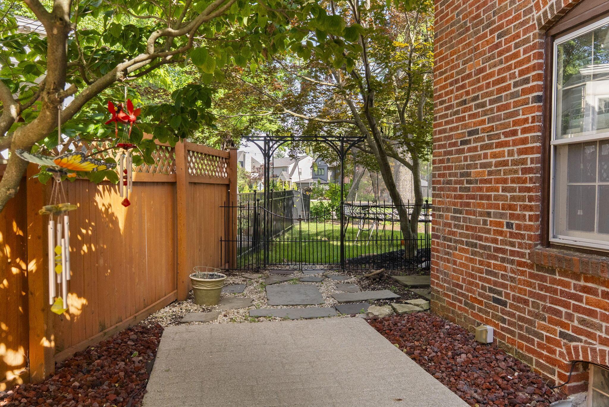 1872 Stanford Road