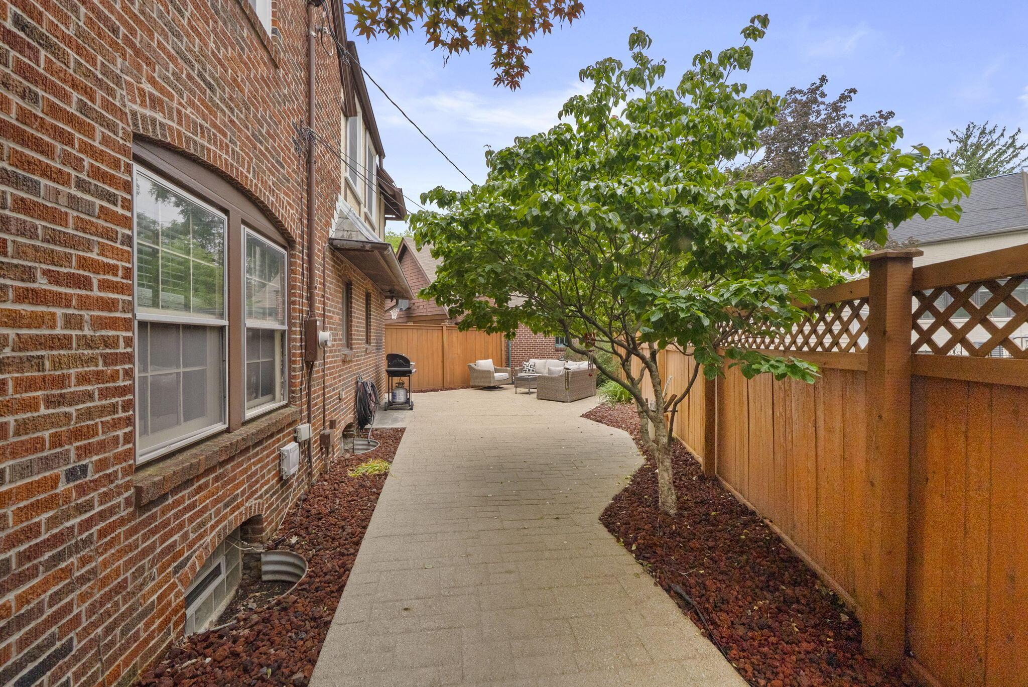 1872 Stanford Road