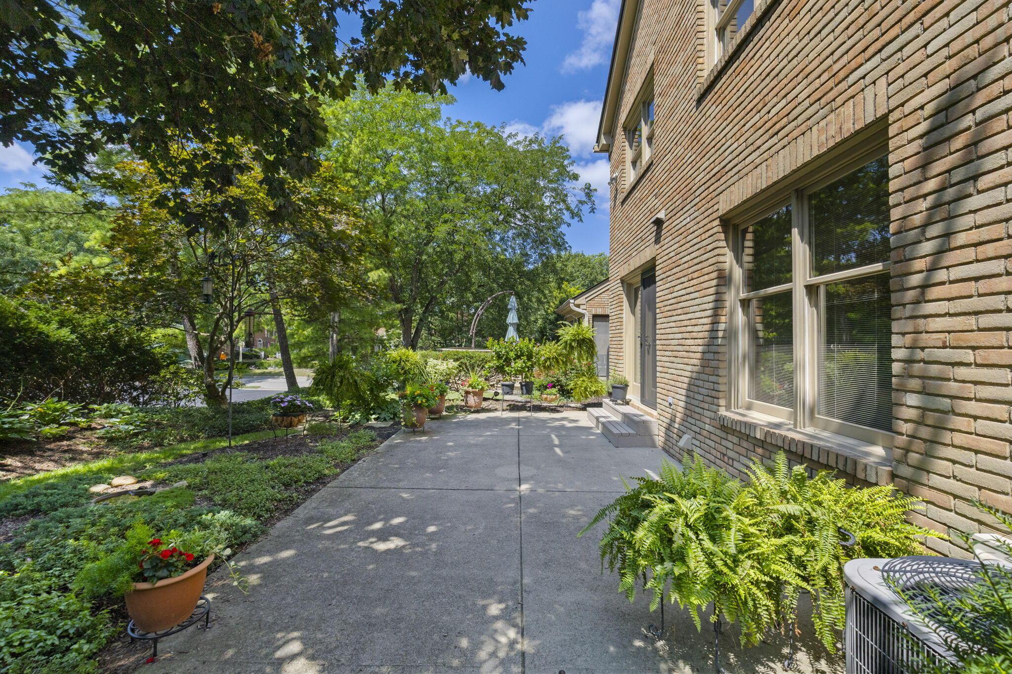 2213 Partlow Drive