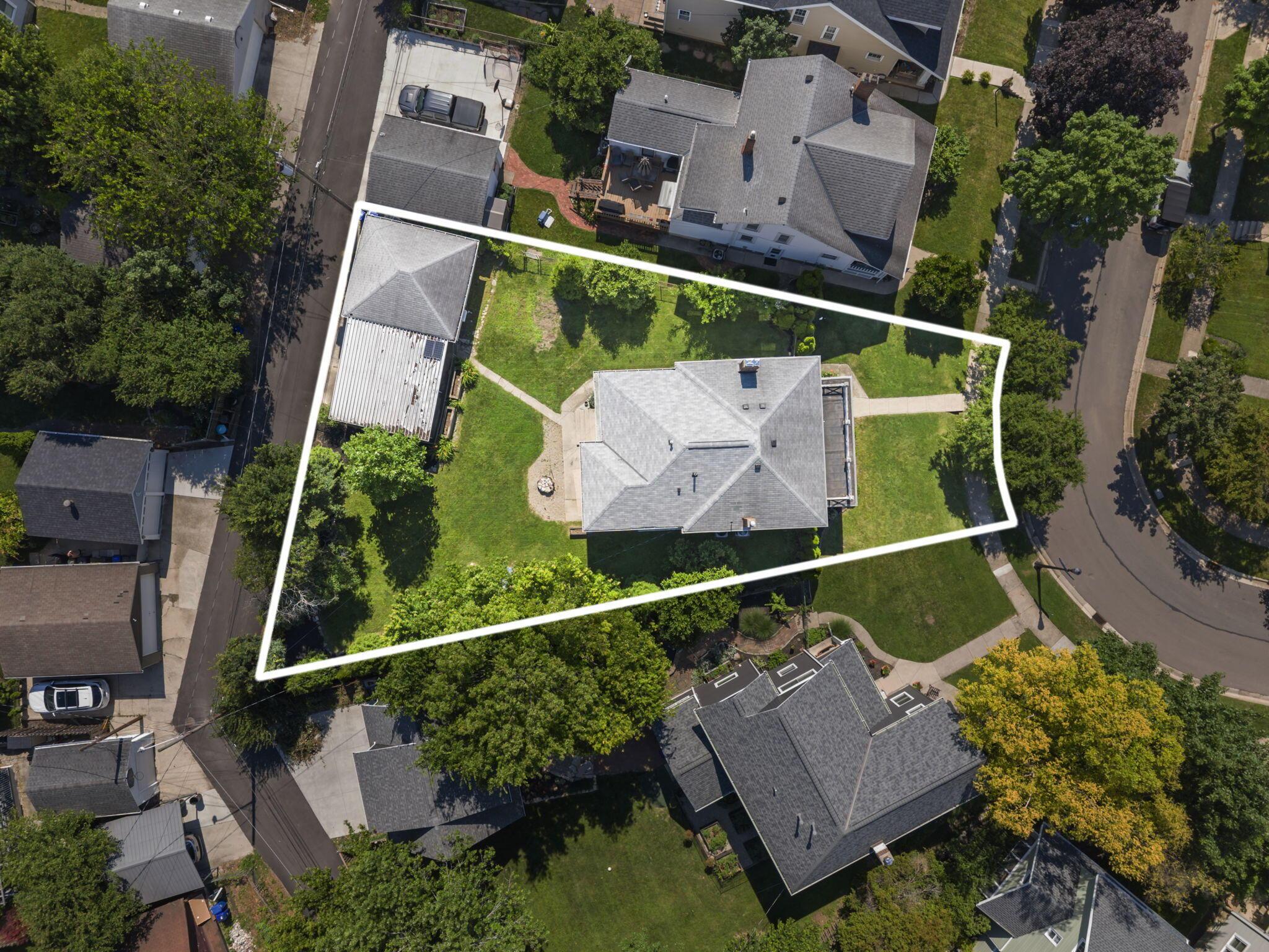 1279 Inglis Avenue