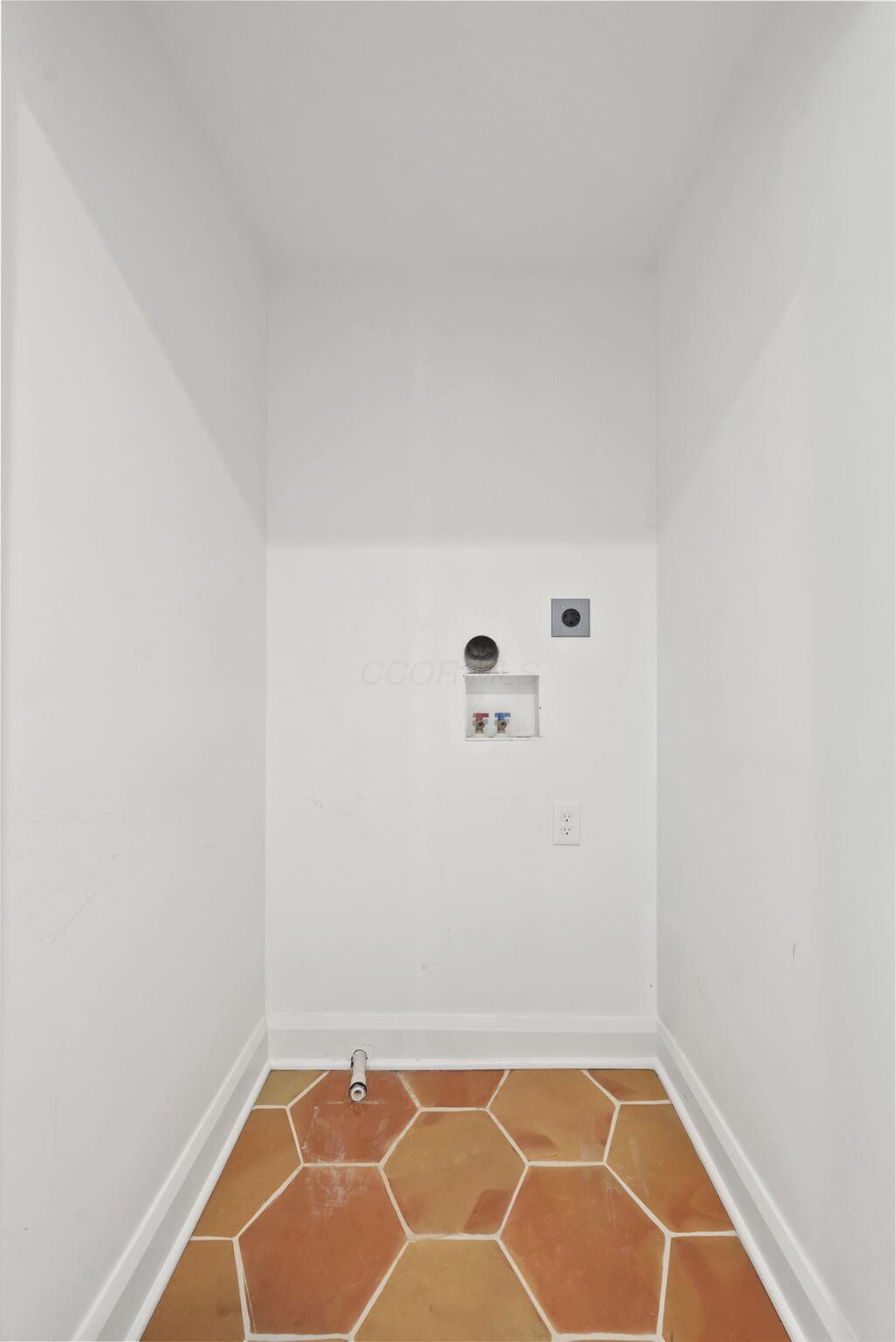 1279 Inglis Avenue