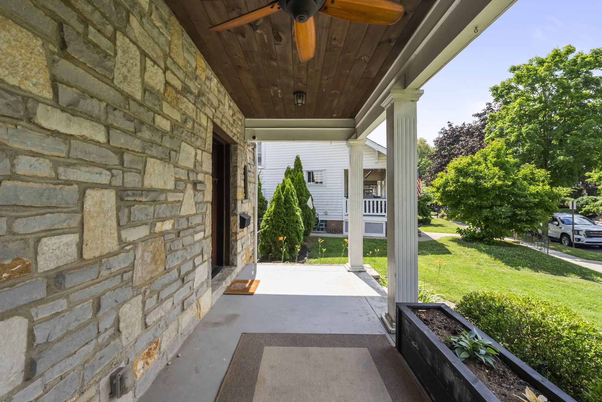 1279 Inglis Avenue