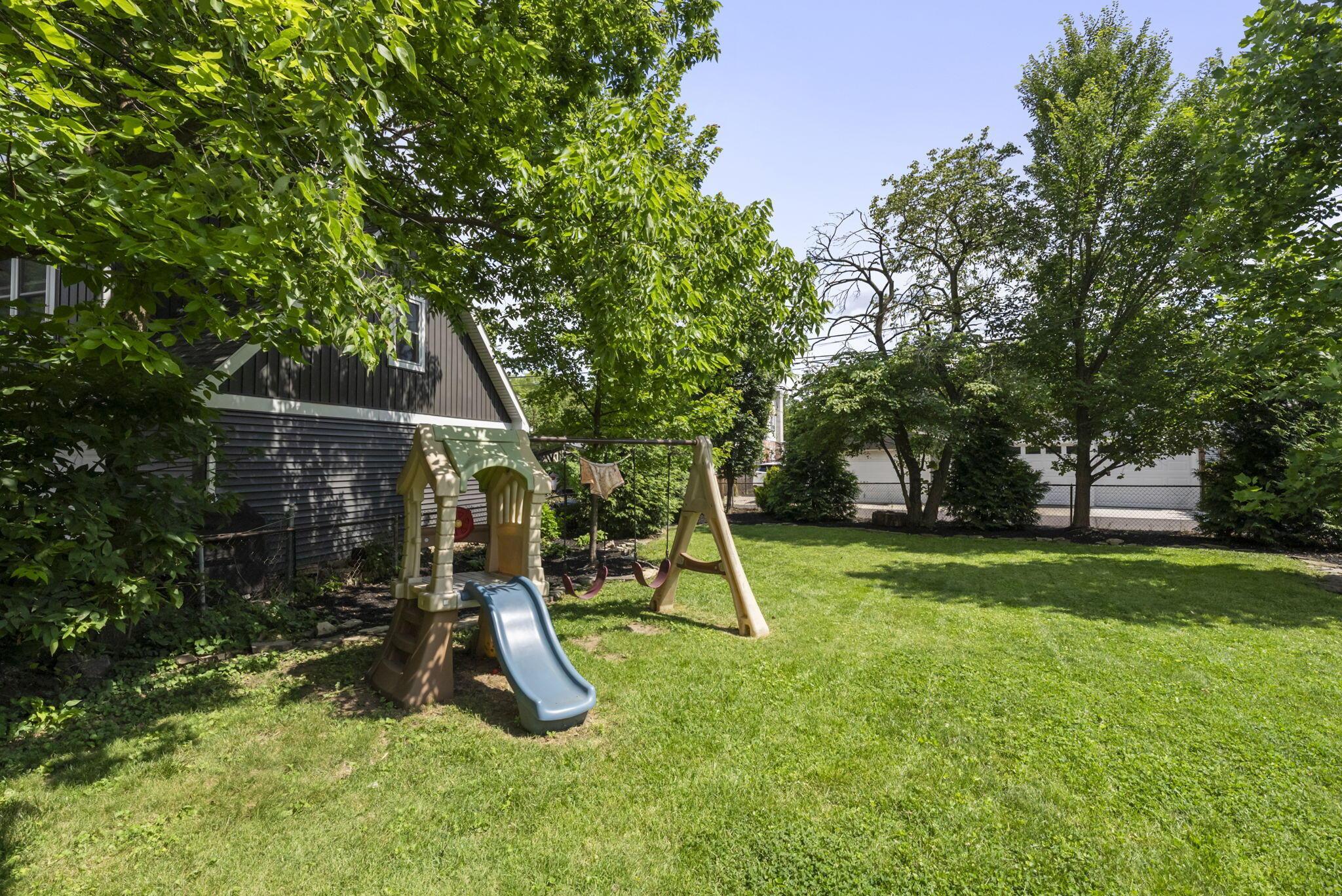 1279 Inglis Avenue
