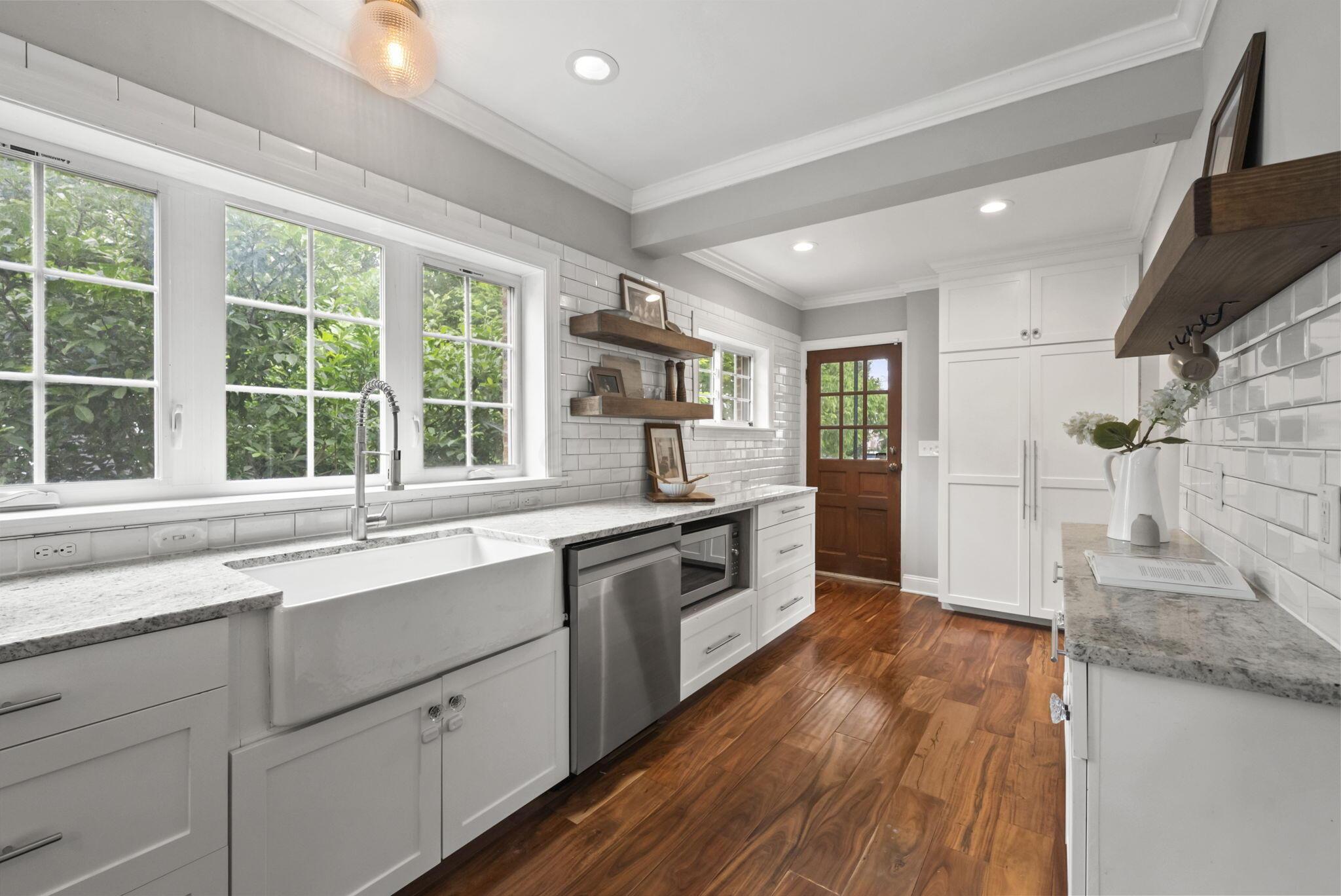 1279 Inglis Avenue
