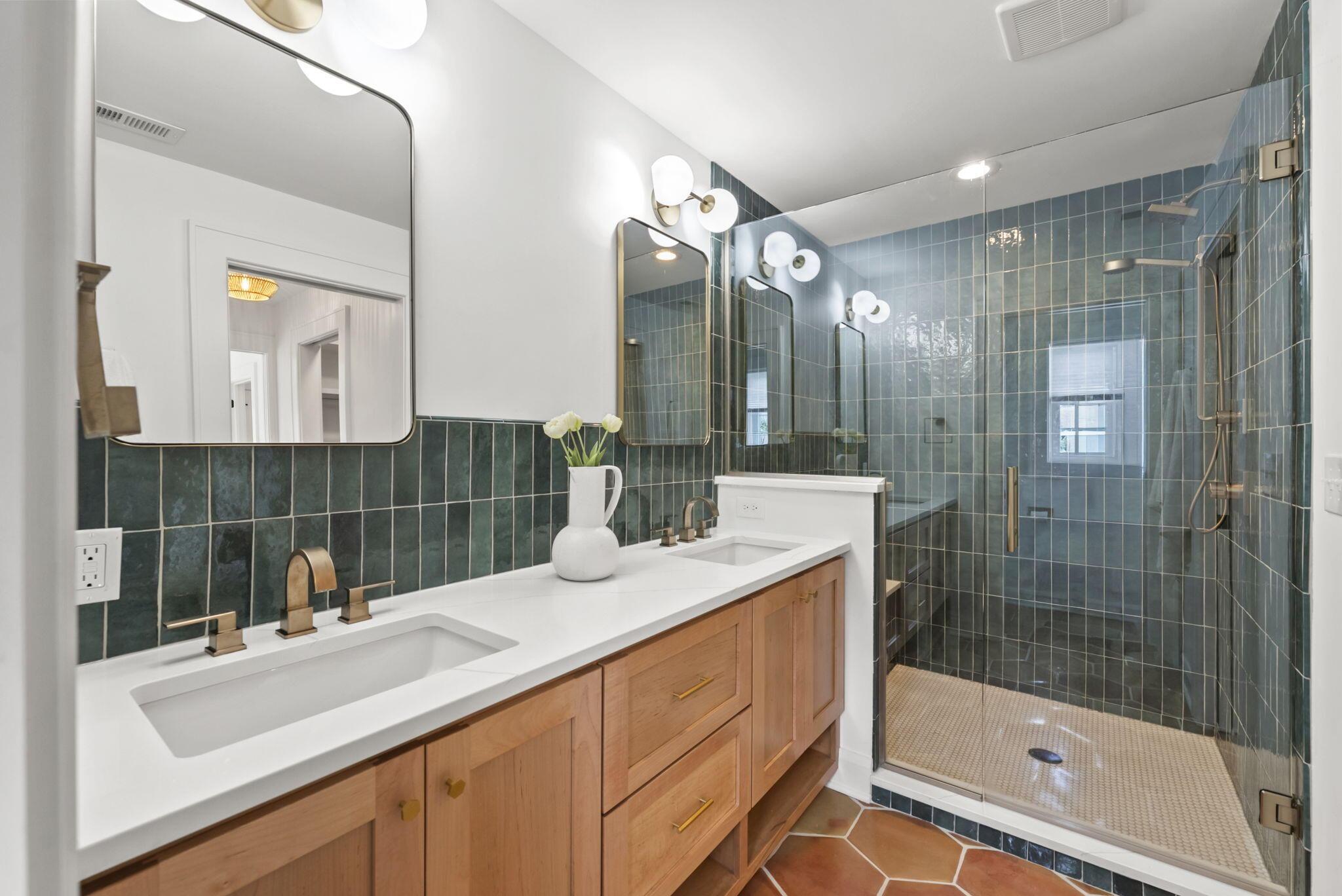 1279 Inglis Avenue