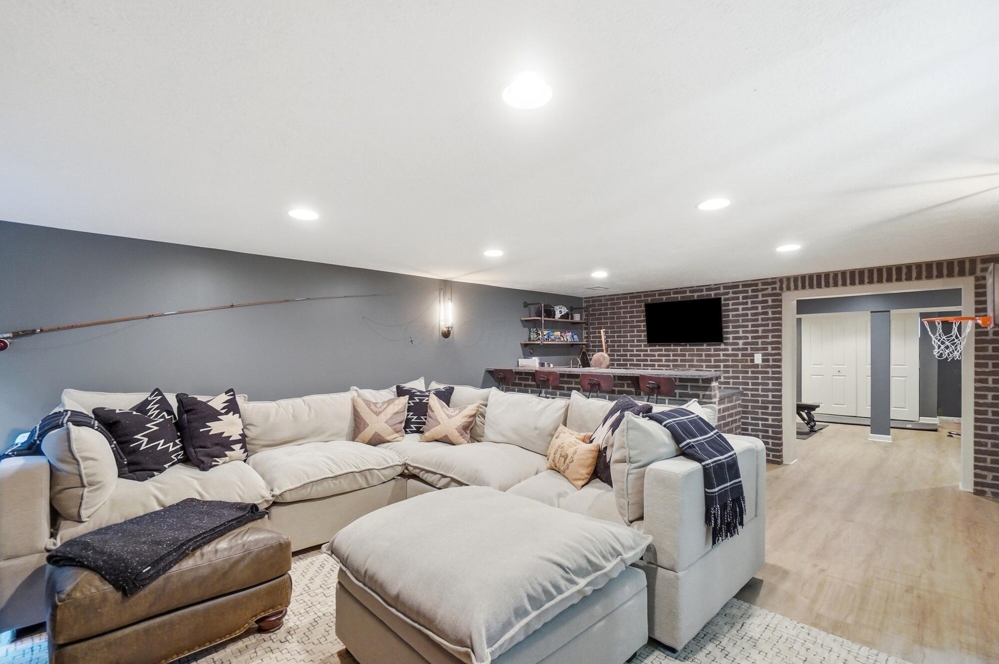 2656 Tremont Road