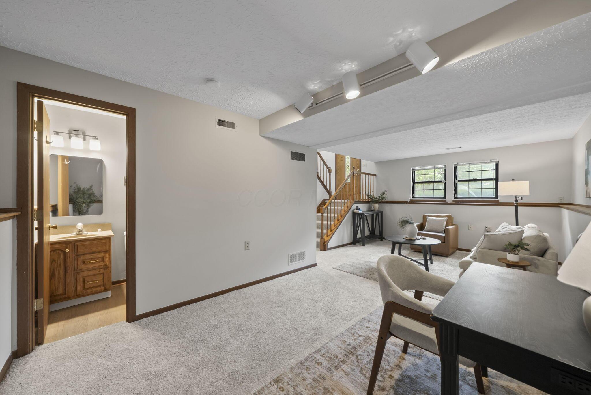 6940 Finchley Drive