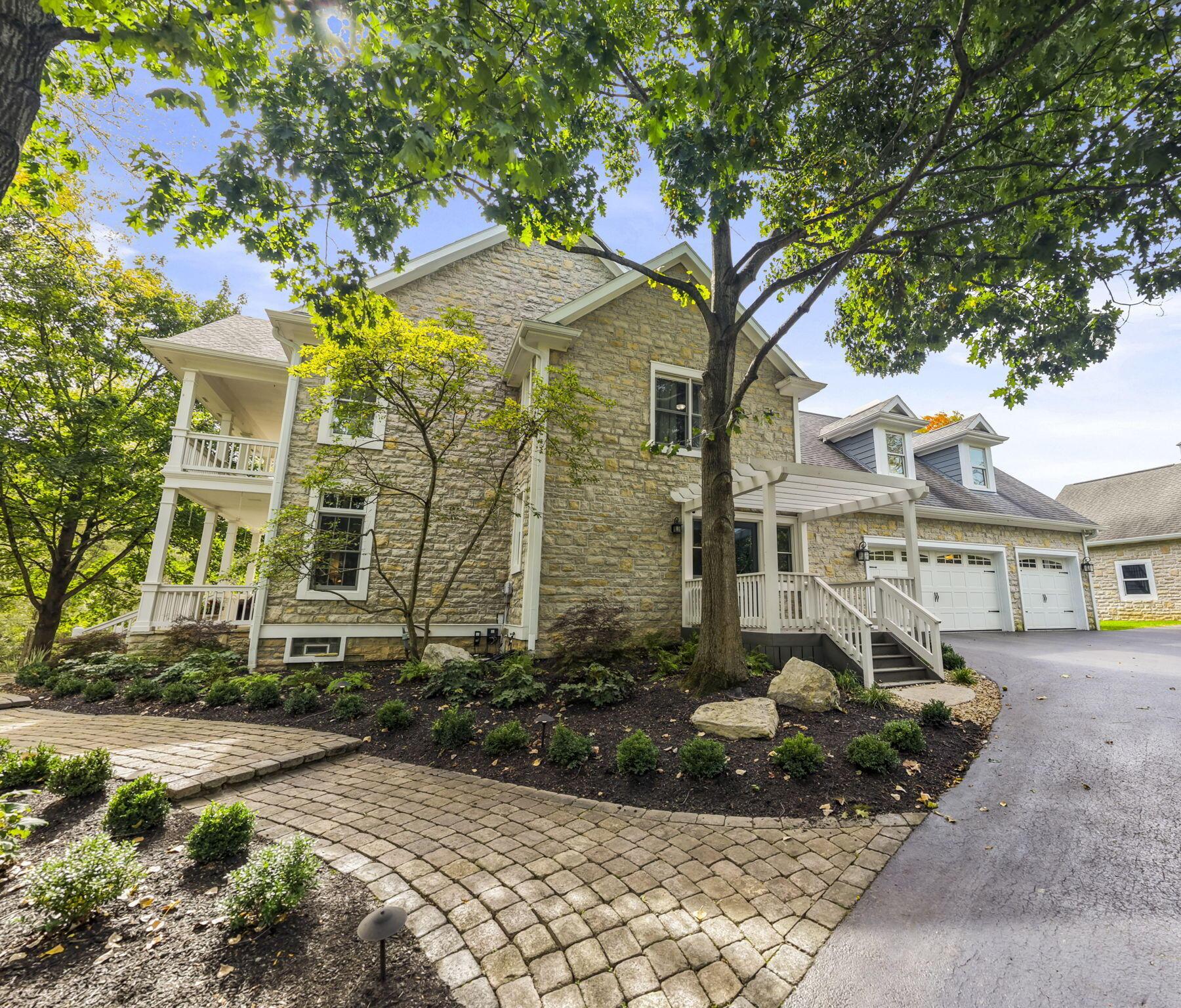 9776 Erin Woods Drive
