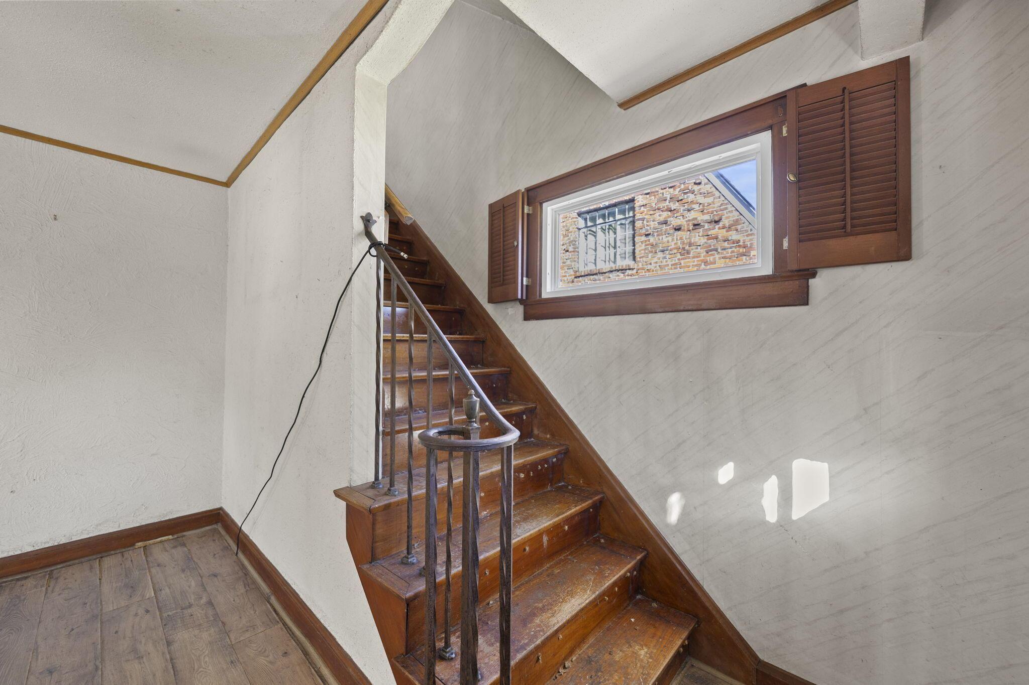 585 Binns Boulevard