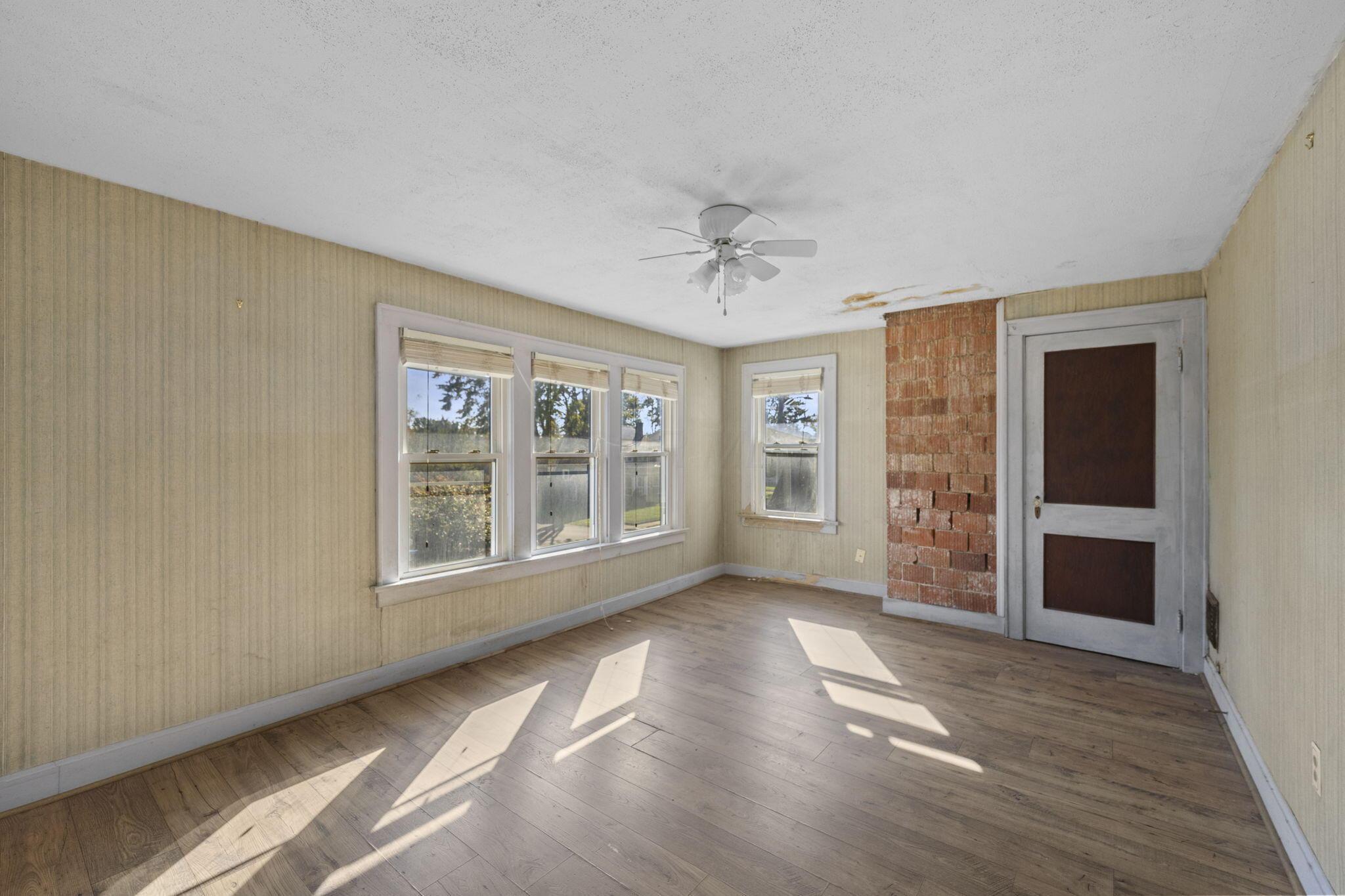 585 Binns Boulevard
