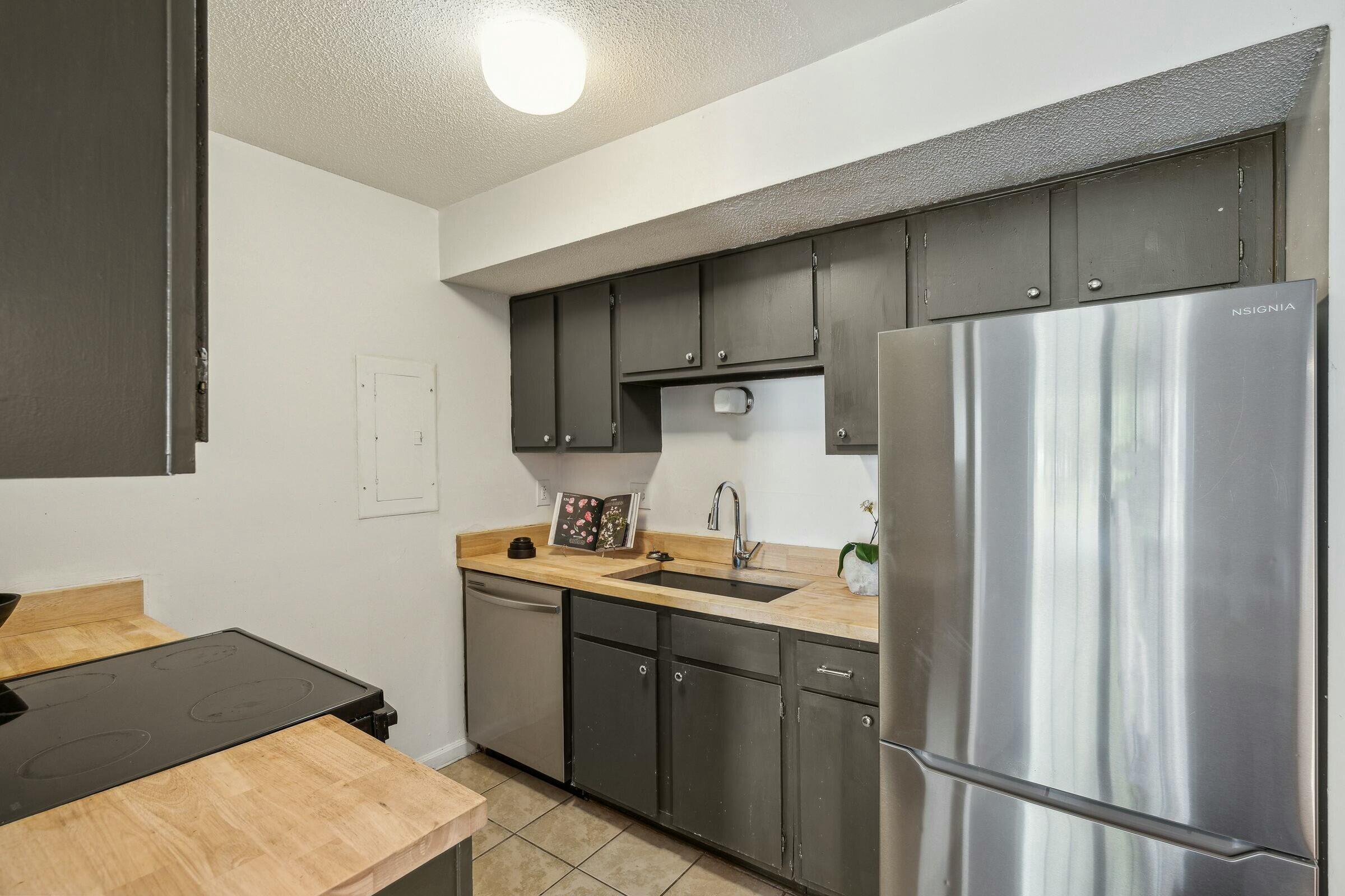 2494 Etiwan Drive # 3d