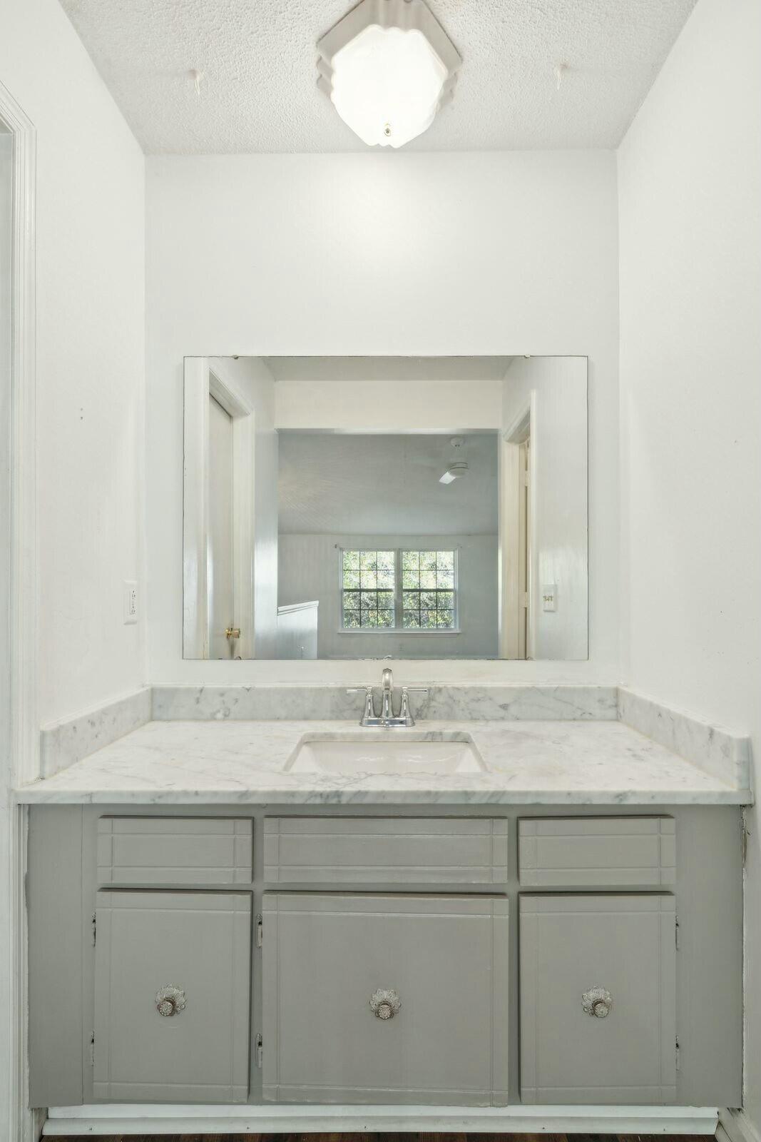 2494 Etiwan Drive # 3d