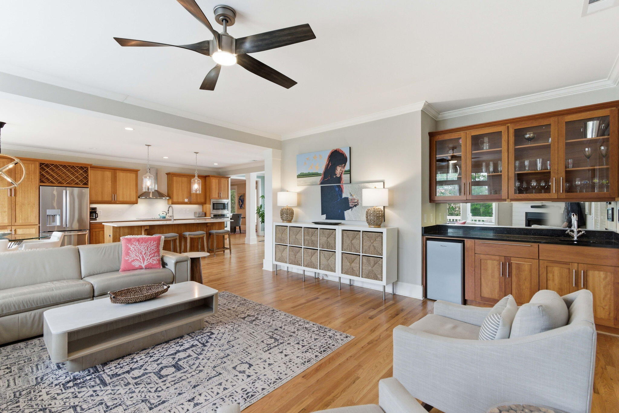 504 W Beach Court