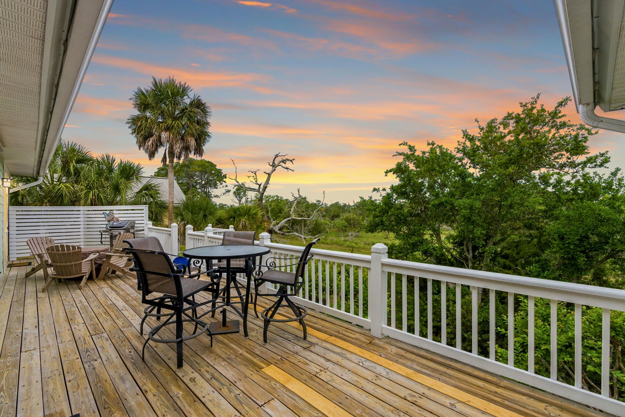 504 W Beach Court