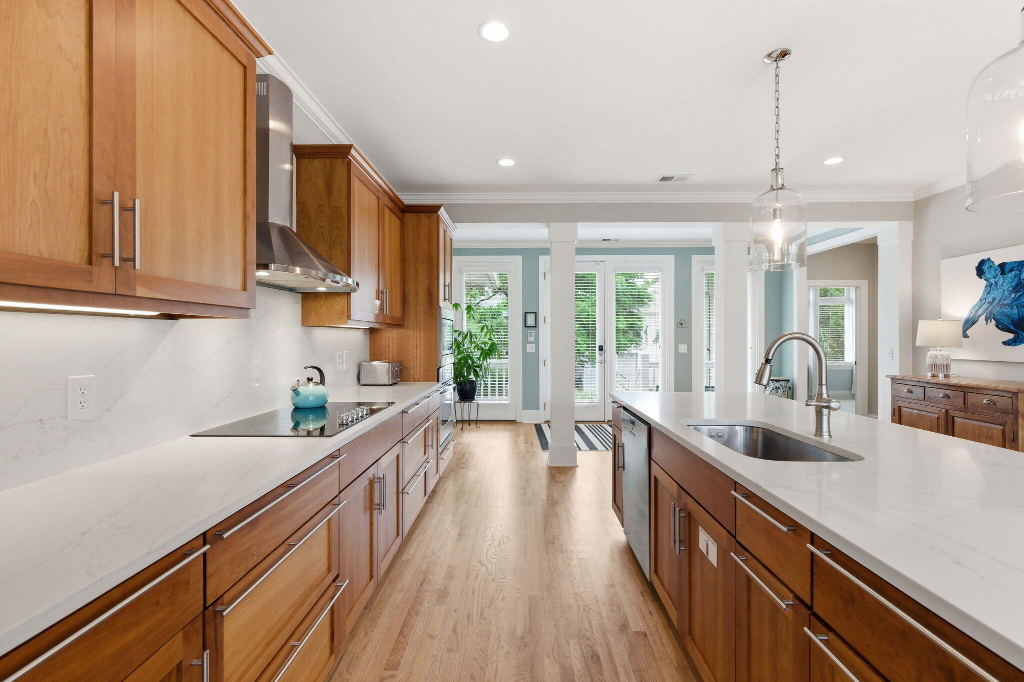 504 W Beach Court