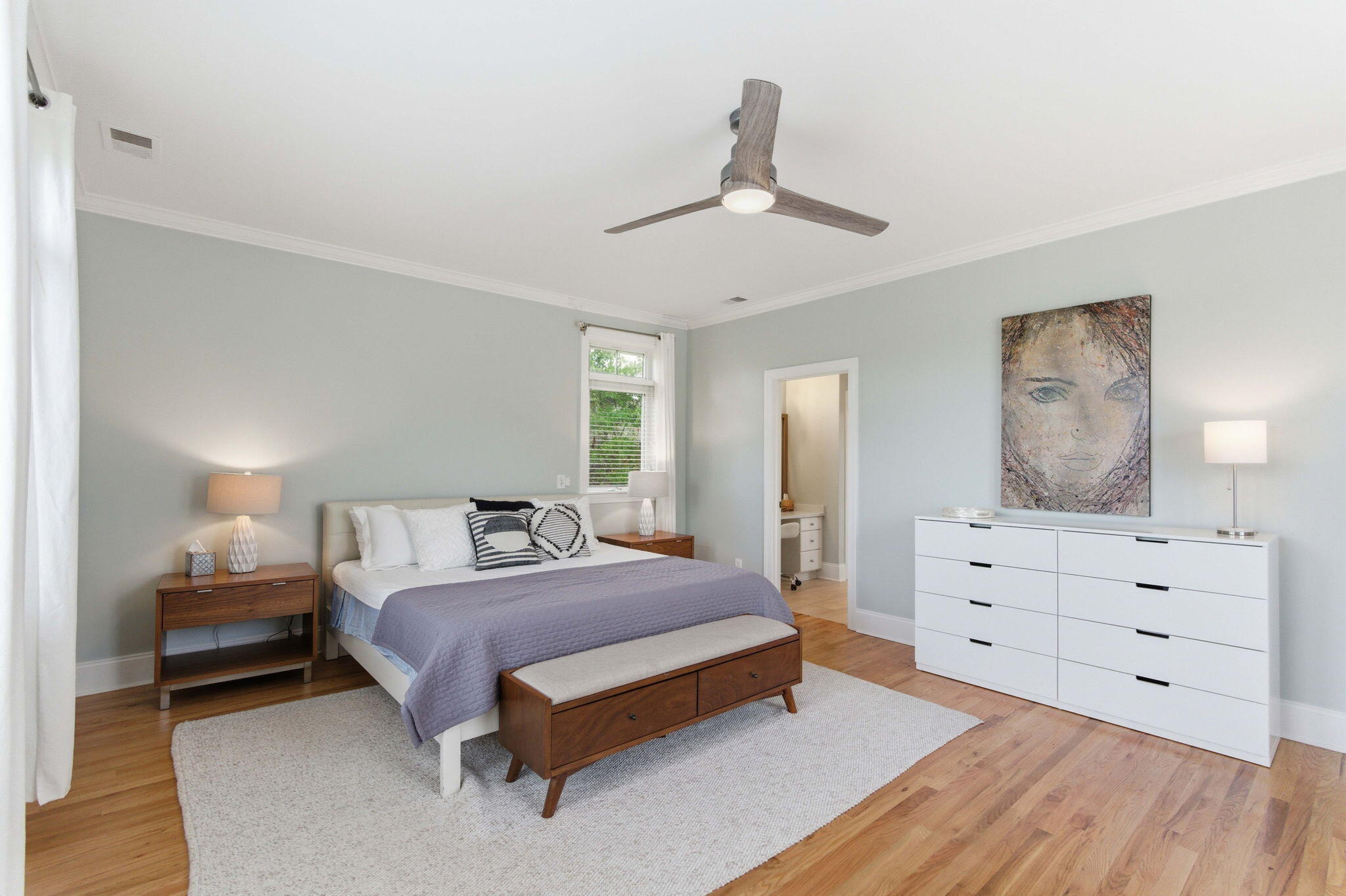 504 W Beach Court