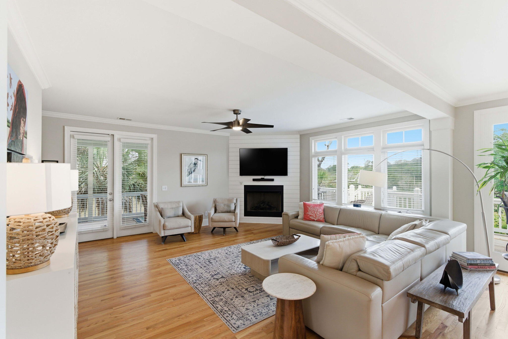 504 W Beach Court