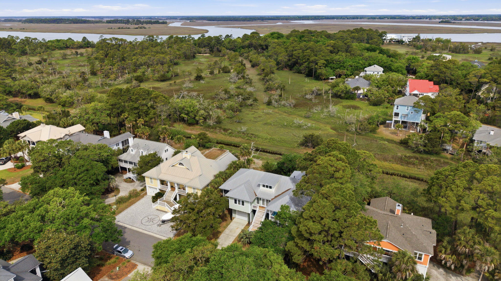 504 W Beach Court