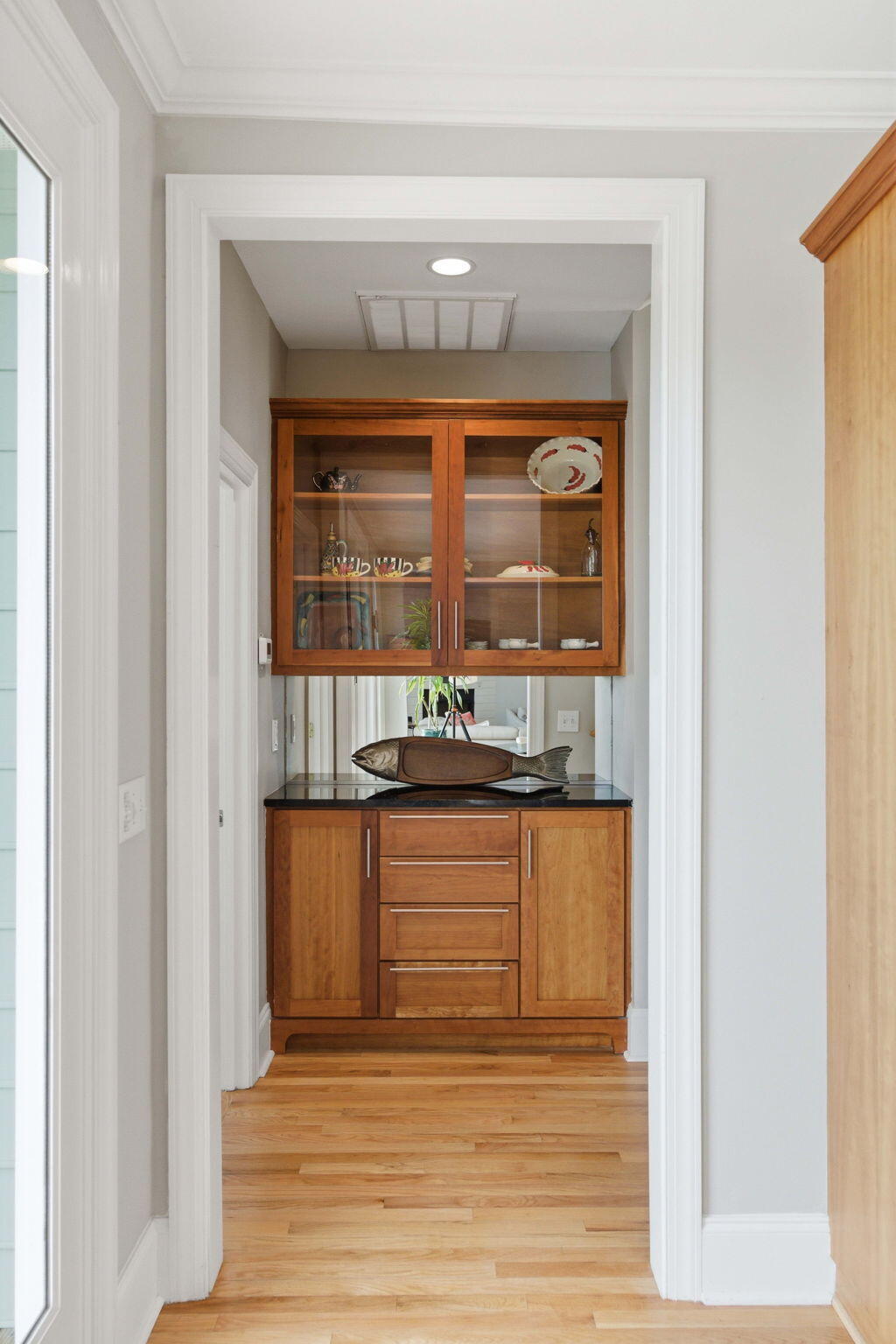 504 W Beach Court