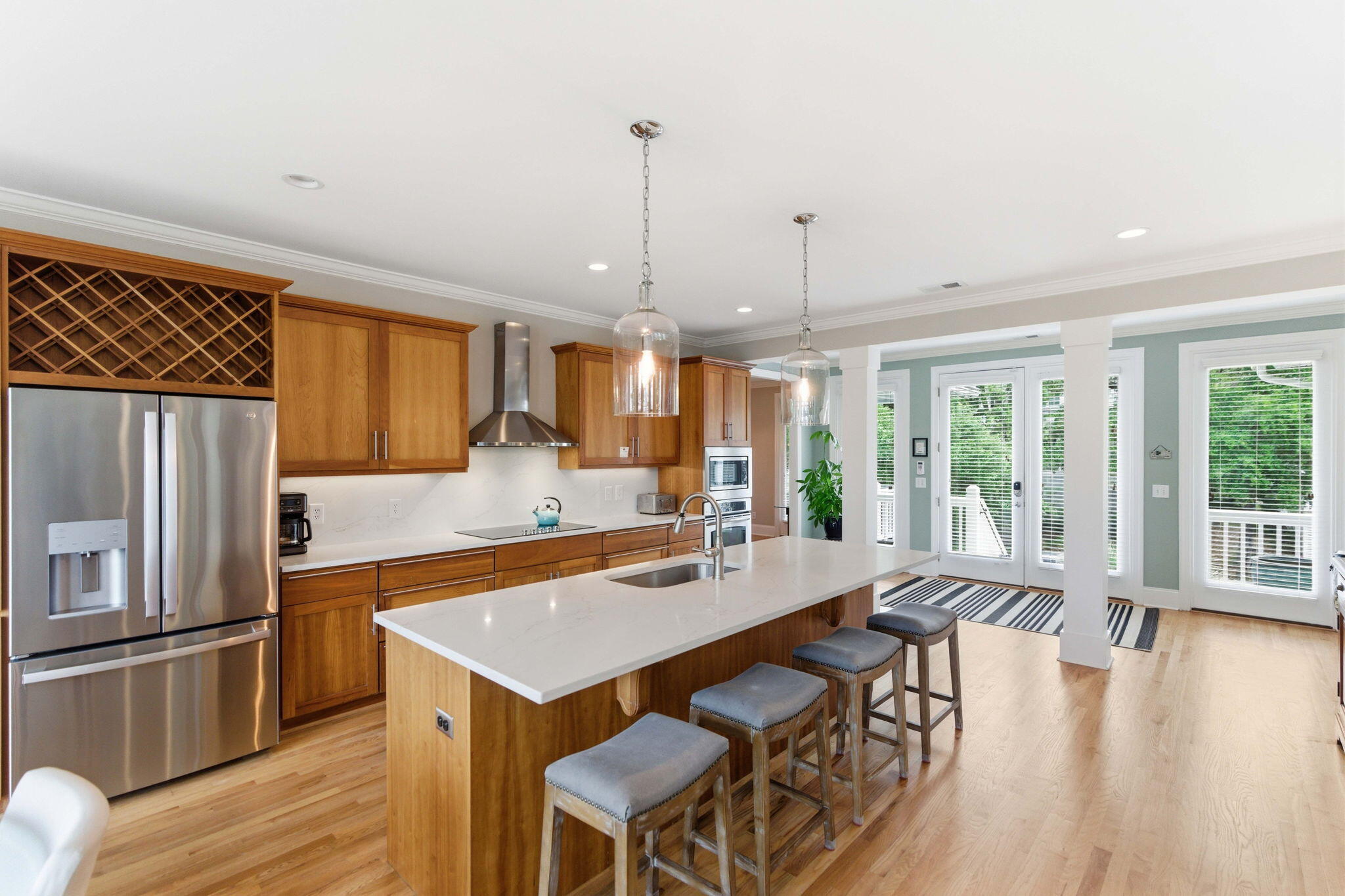 504 W Beach Court