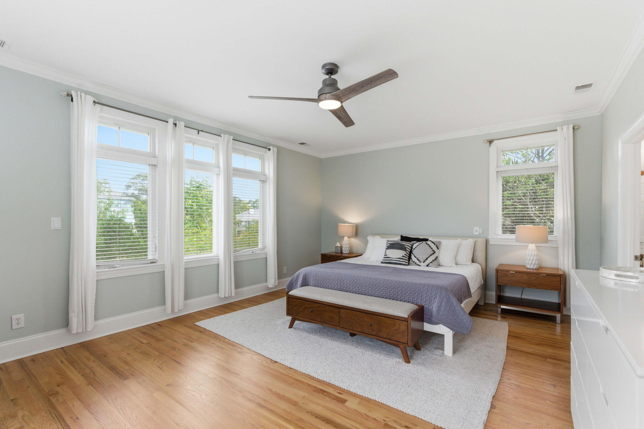 504 W Beach Court