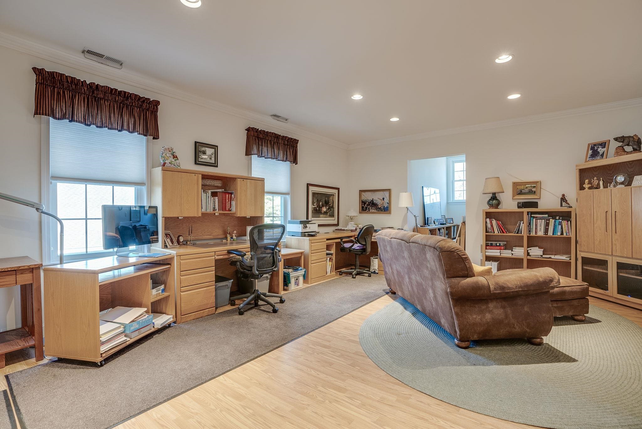 21 Bowman Parade Road