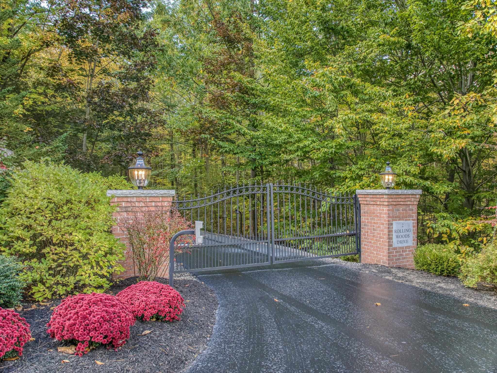 2 Rolling Woods Drive