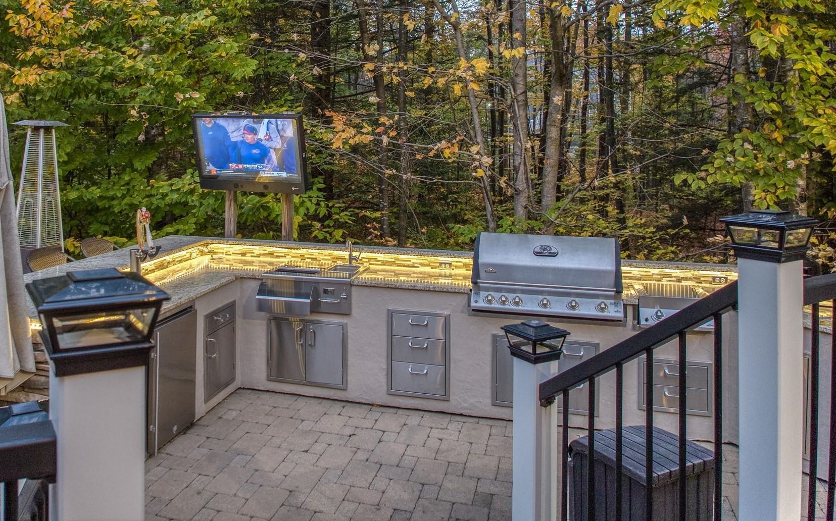 2 Rolling Woods Drive