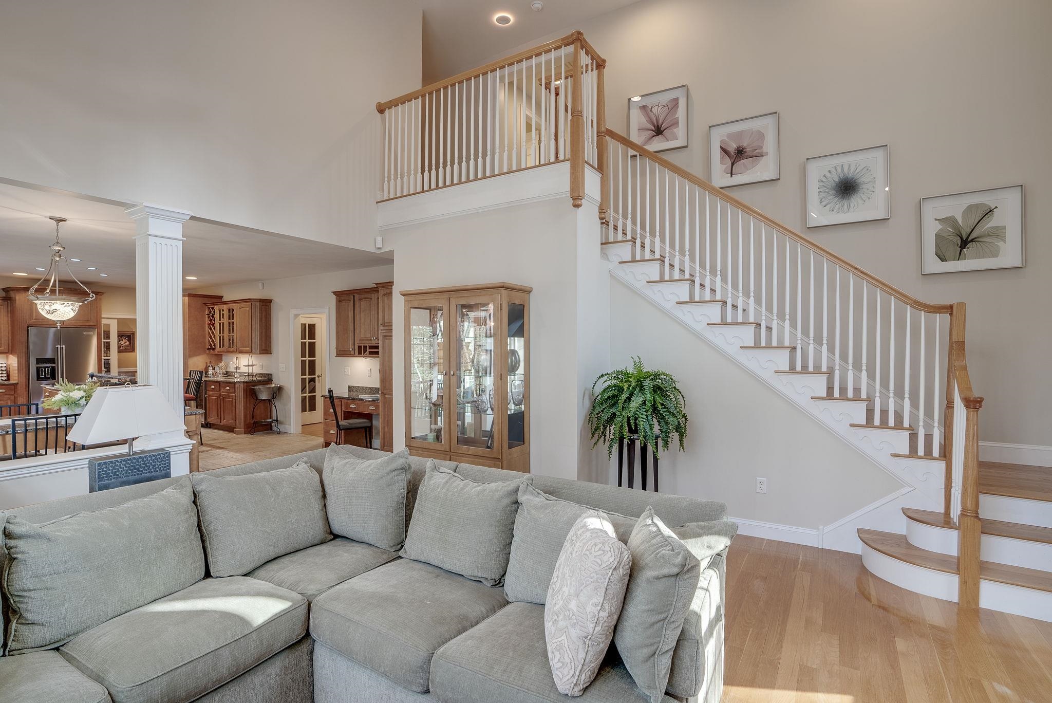 2 Rolling Woods Drive