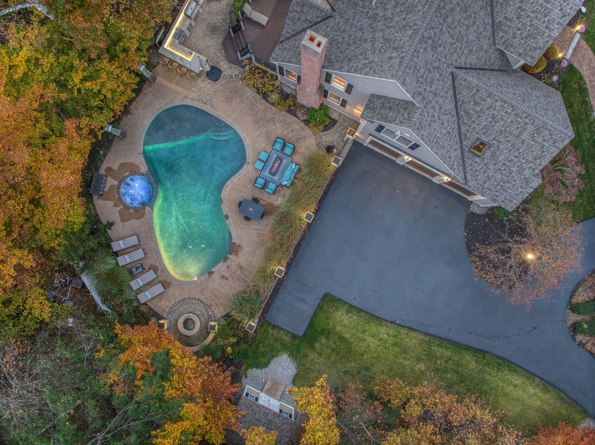2 Rolling Woods Drive