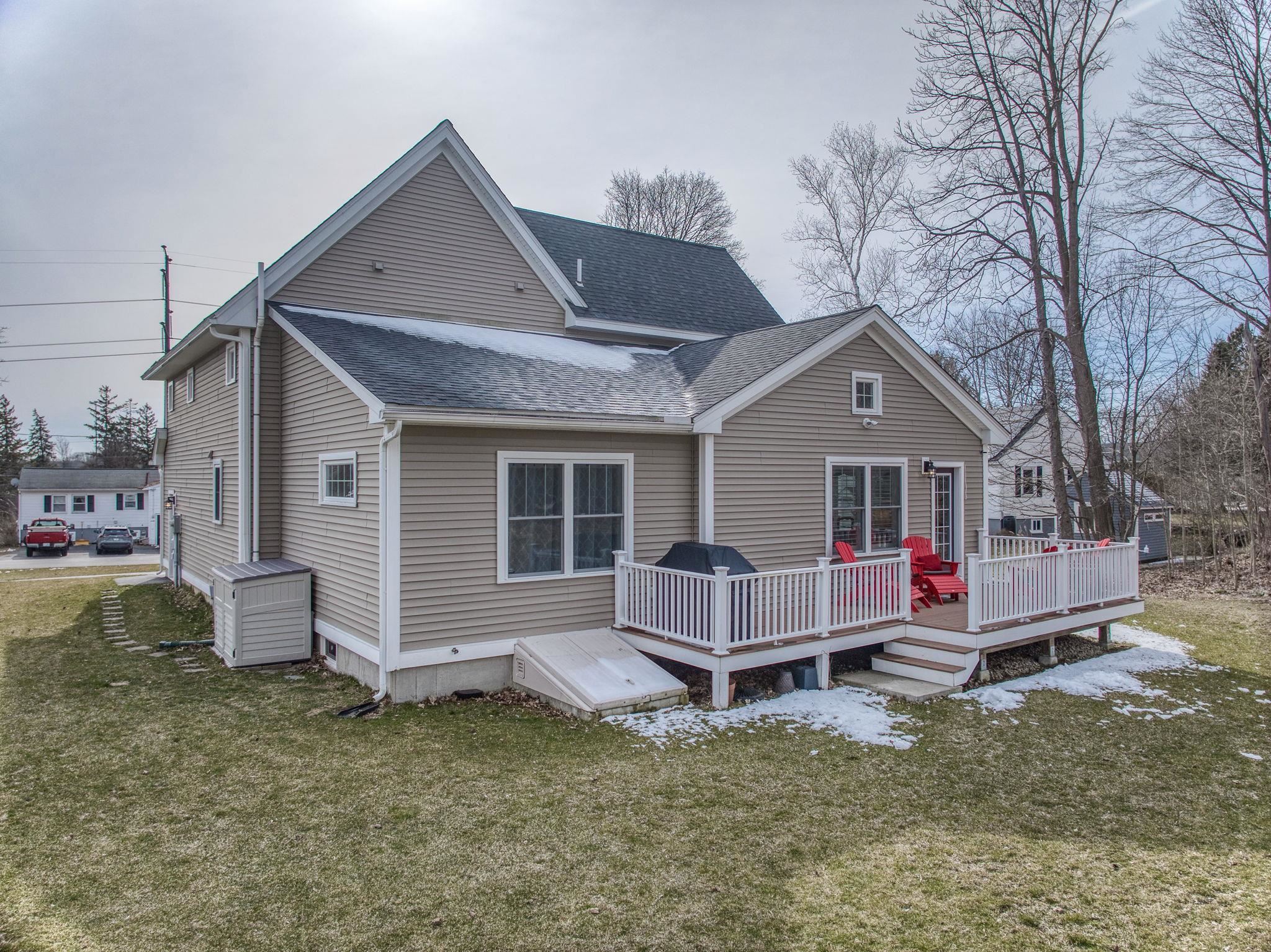 260 Woodlawn Circle