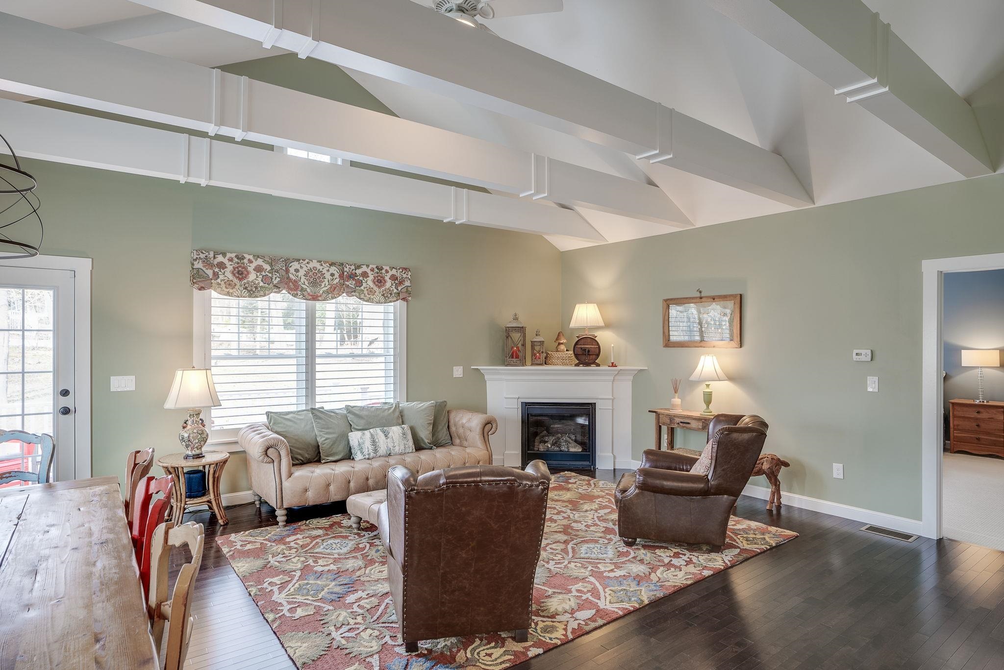 260 Woodlawn Circle