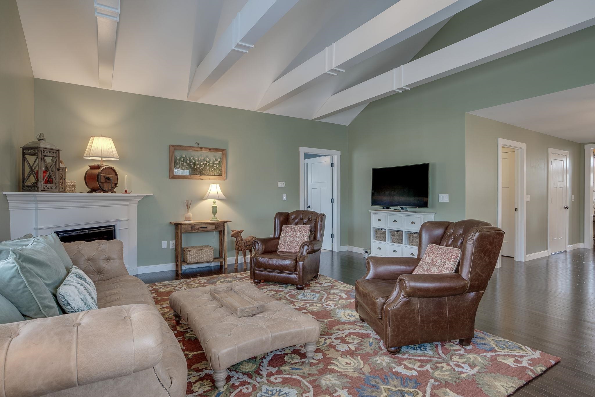 260 Woodlawn Circle