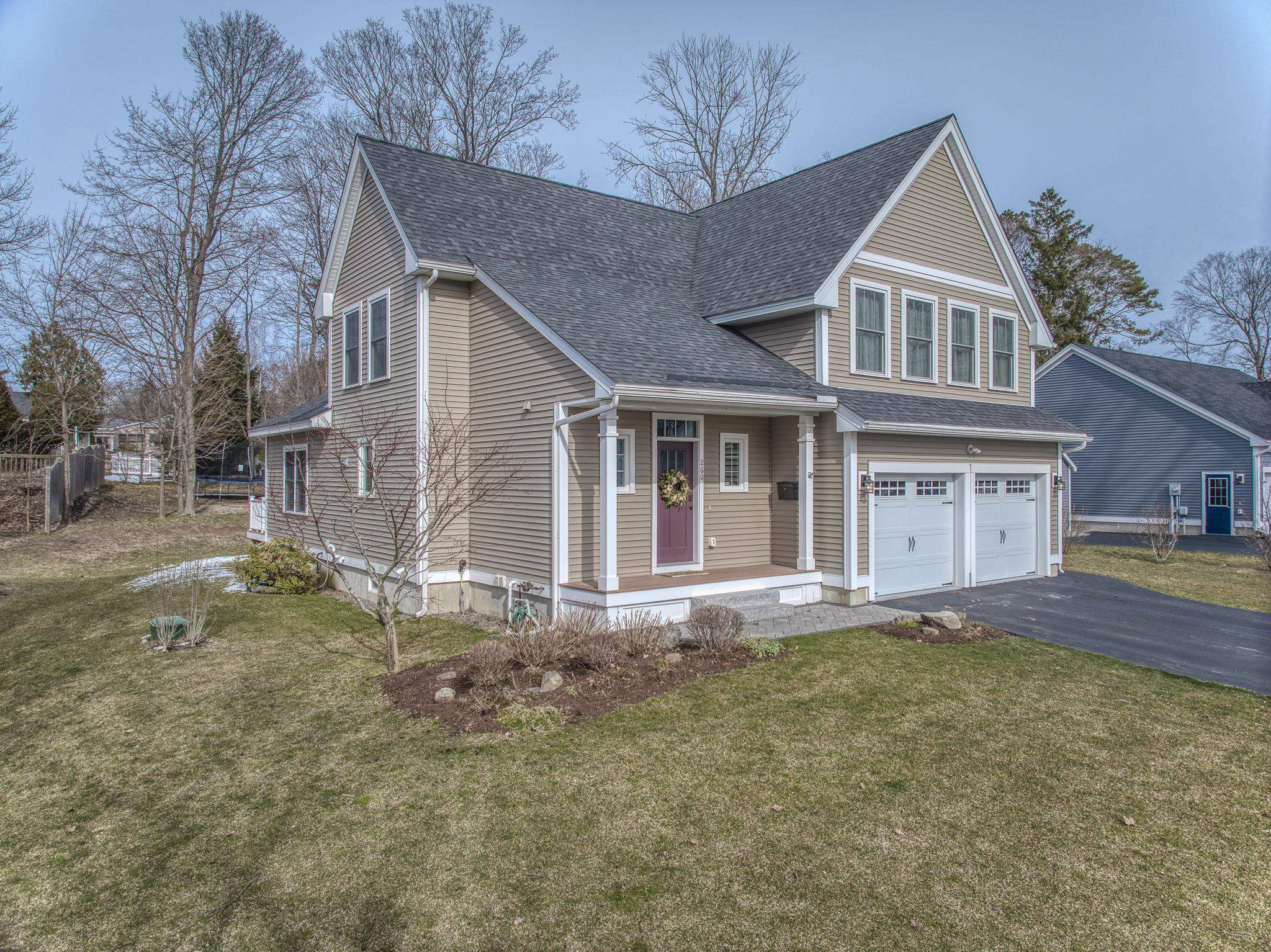 260 Woodlawn Circle