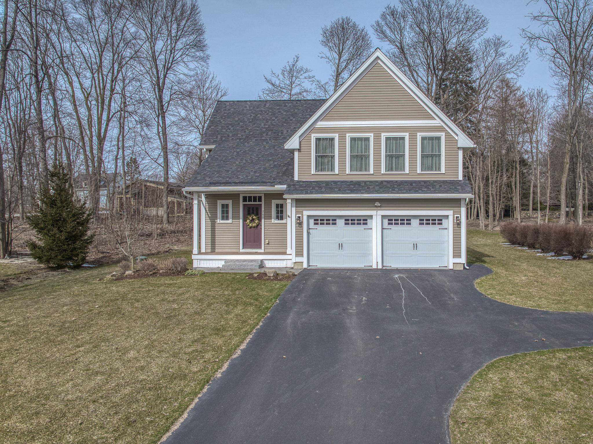 260 Woodlawn Circle