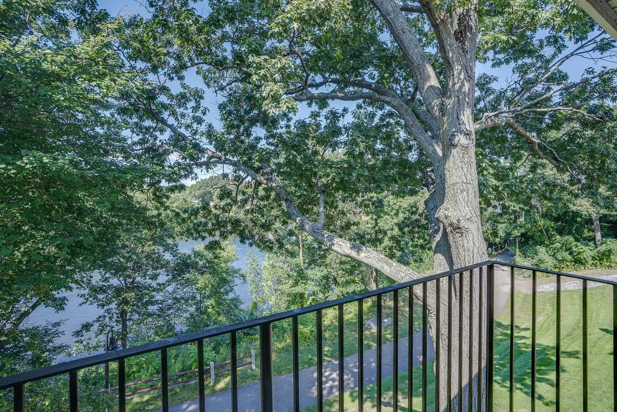 117 Riverwalk Way Unit: 4F