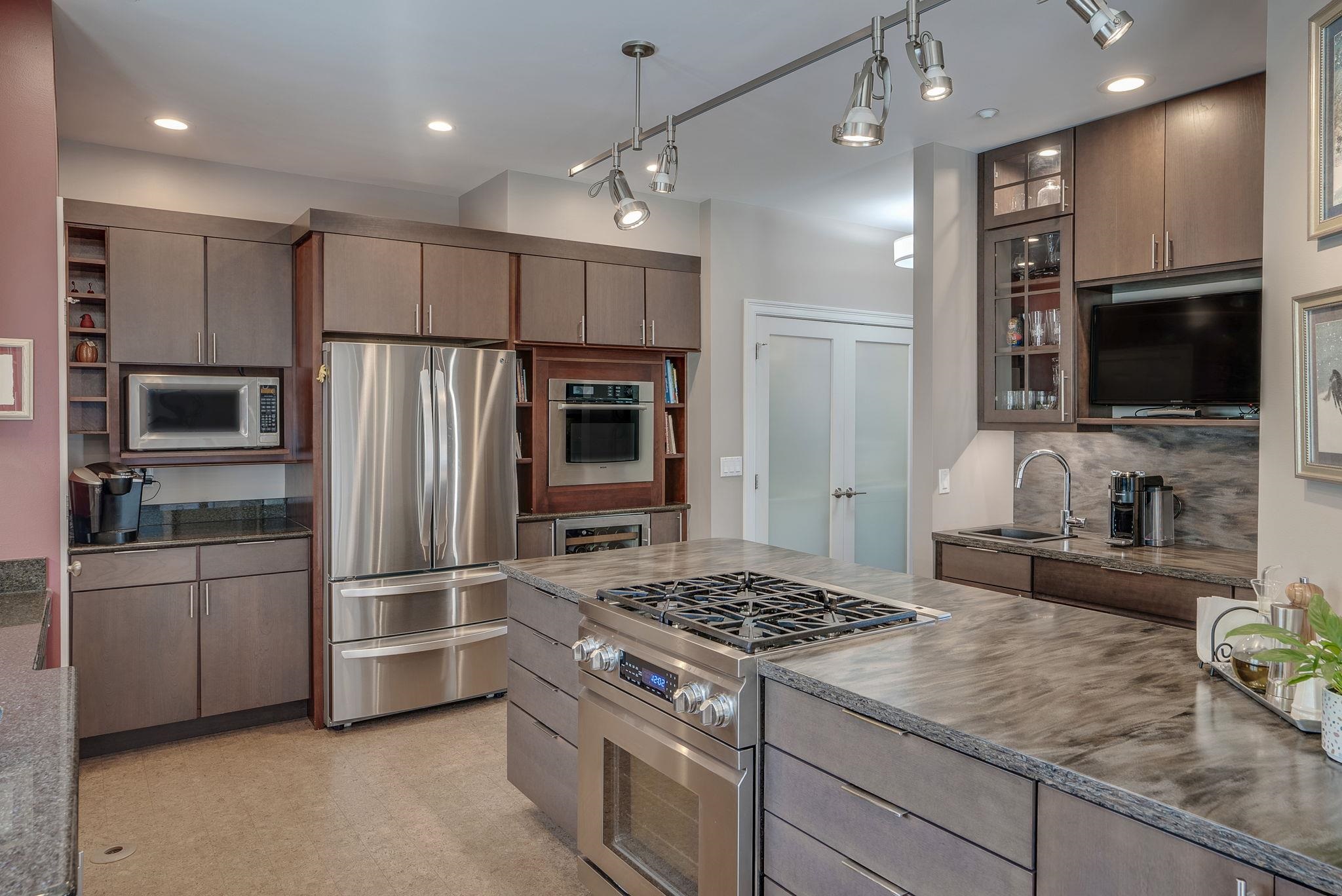 117 Riverwalk Way Unit: 4F