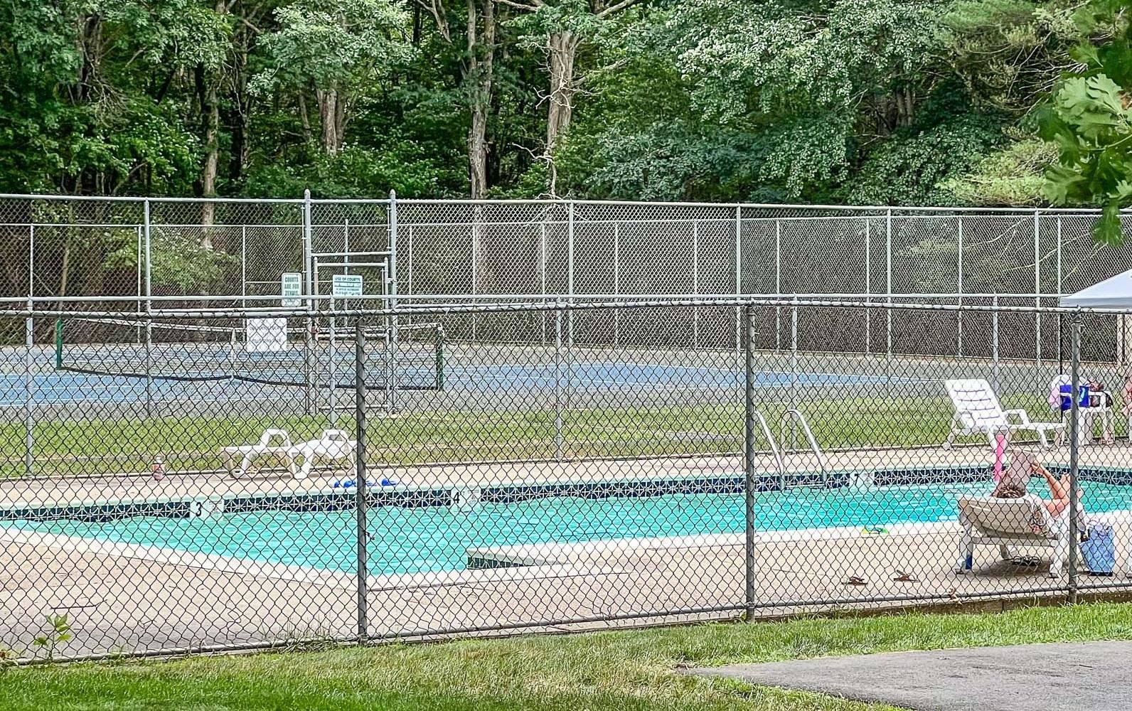 5 ROLLINS Court