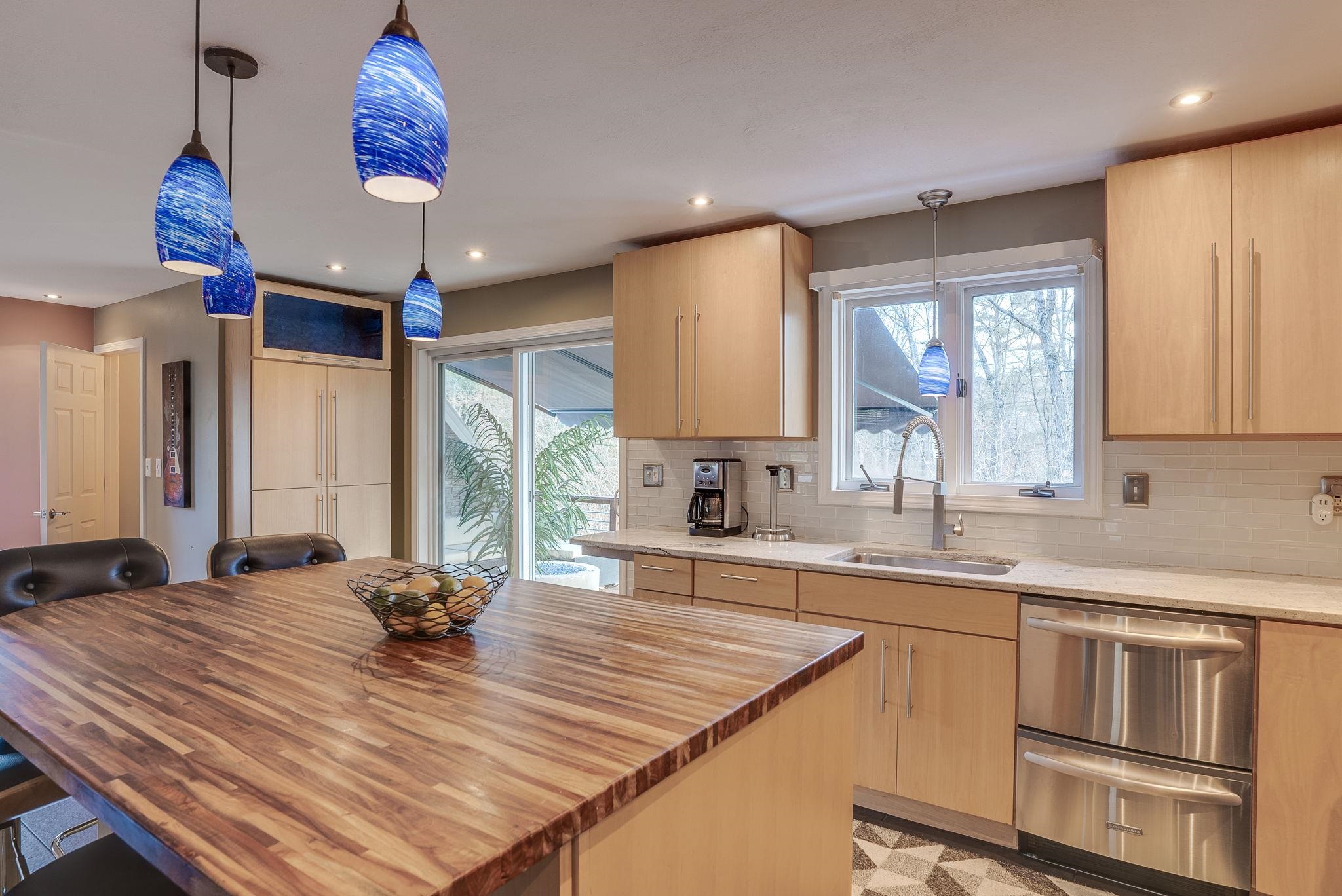 16 Stowell Road