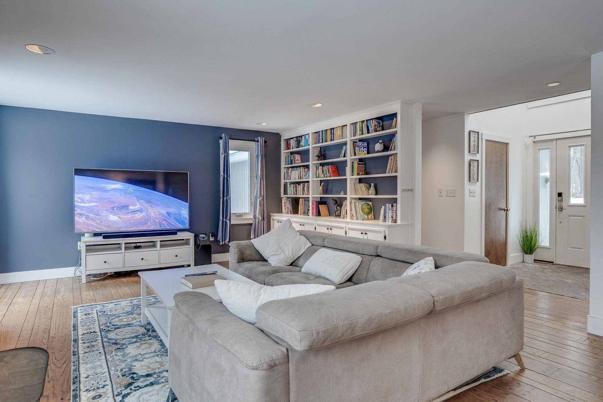1 Regency Drive